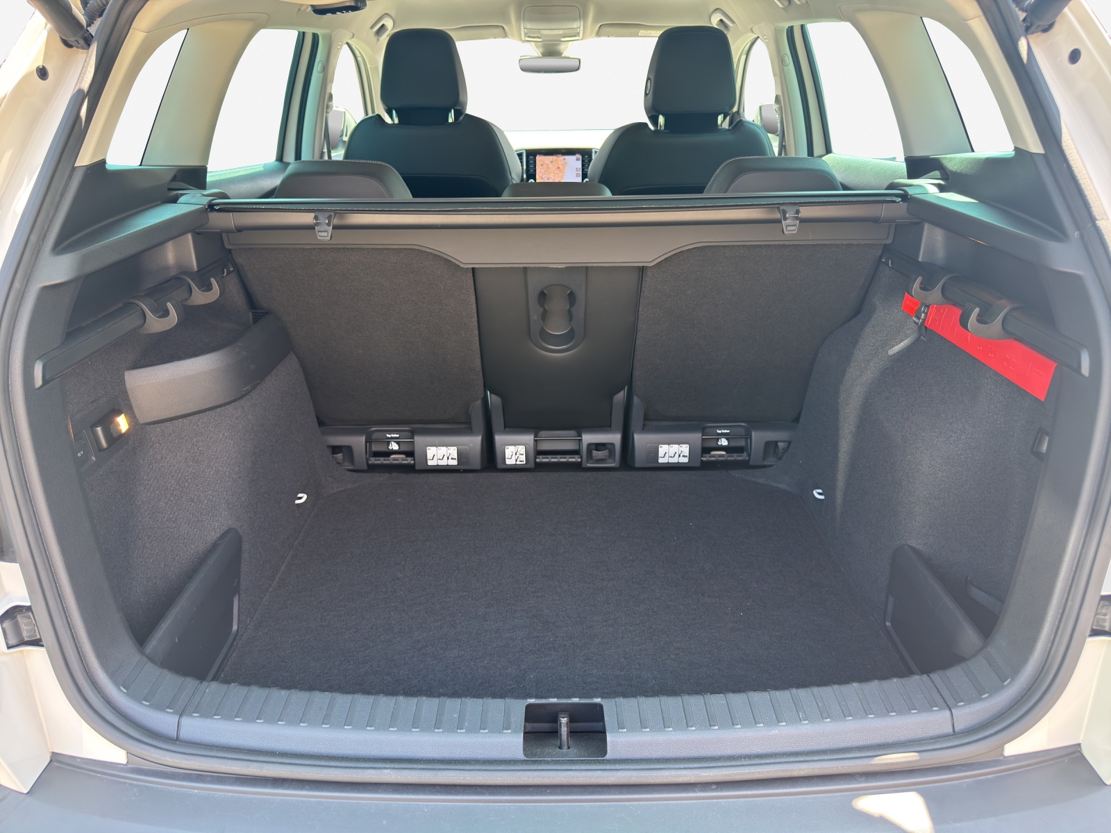 SKODA Karoq 1.5 TSI ACT Ambition DSG-image-12