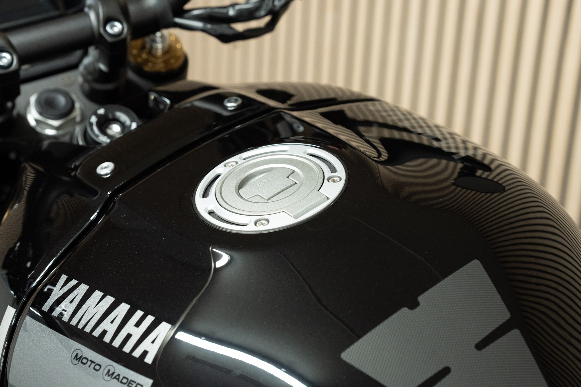 YAMAHA XSR 900-showroom-element-3