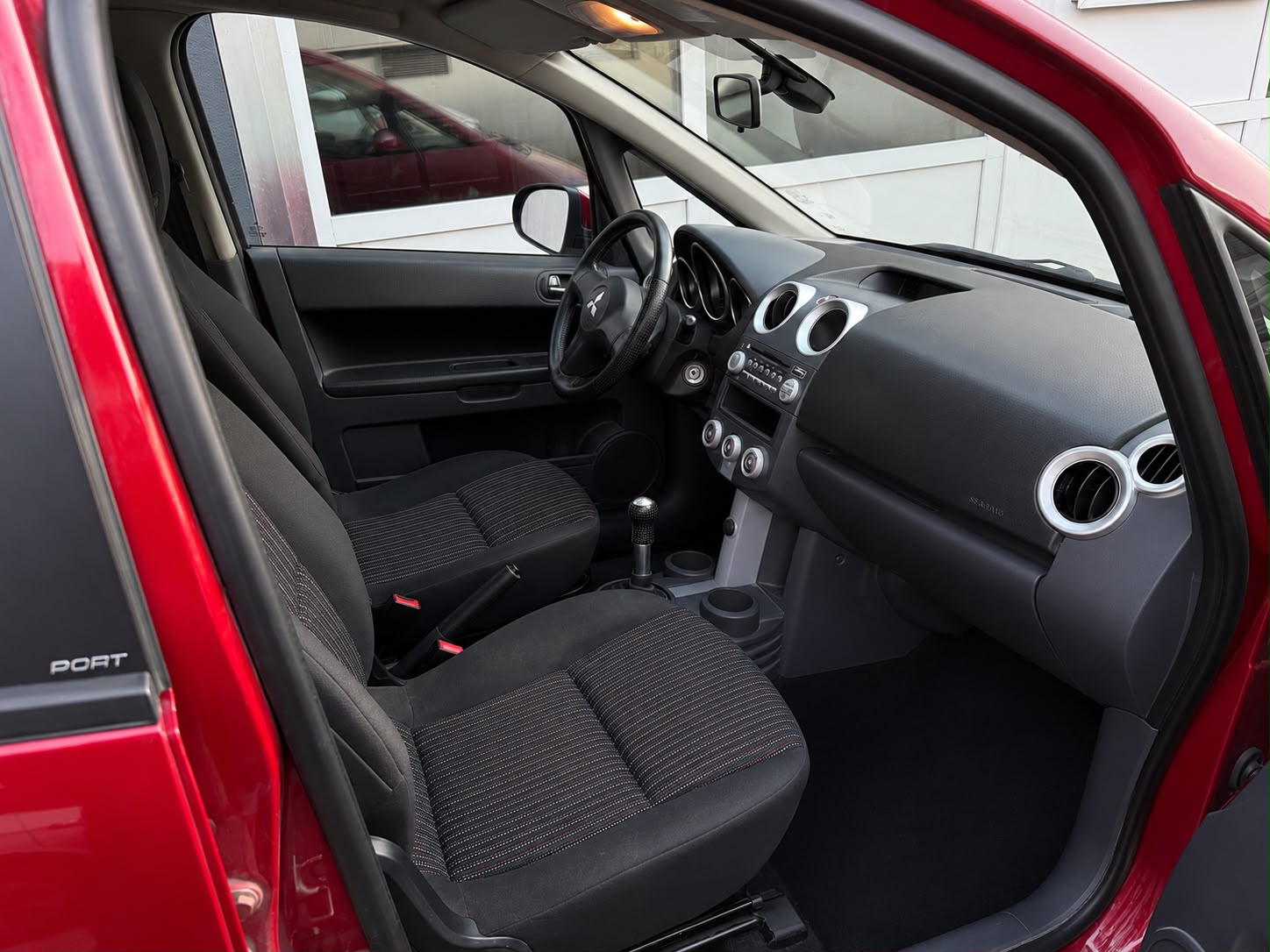 MITSUBISHI Colt 1.3 16V Sport motion-image-11