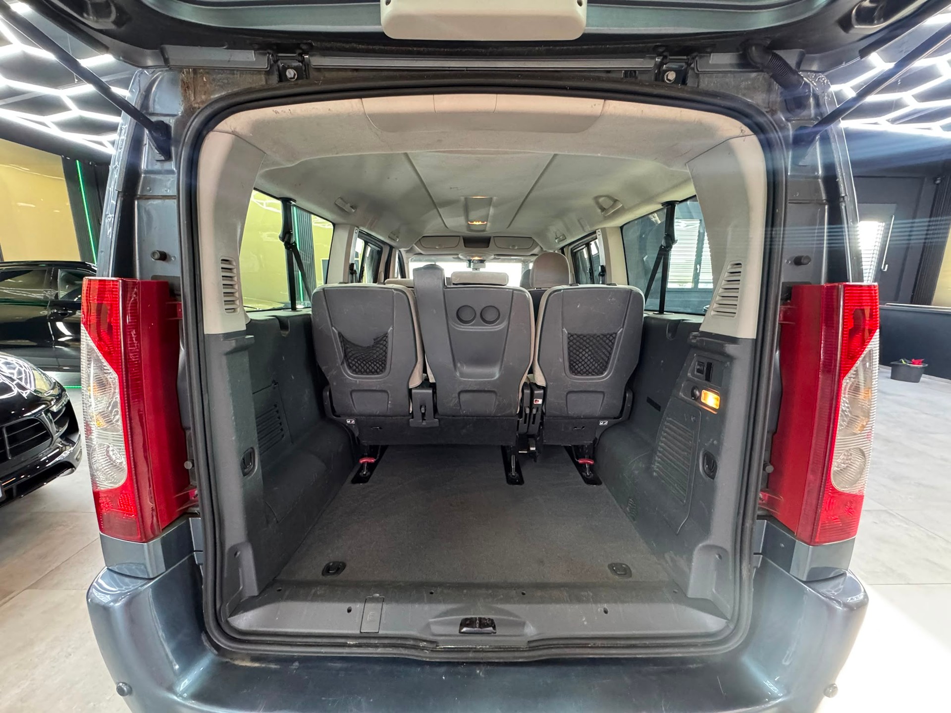 PEUGEOT Expert Tepee 2.0 HDi Active L2-image-14