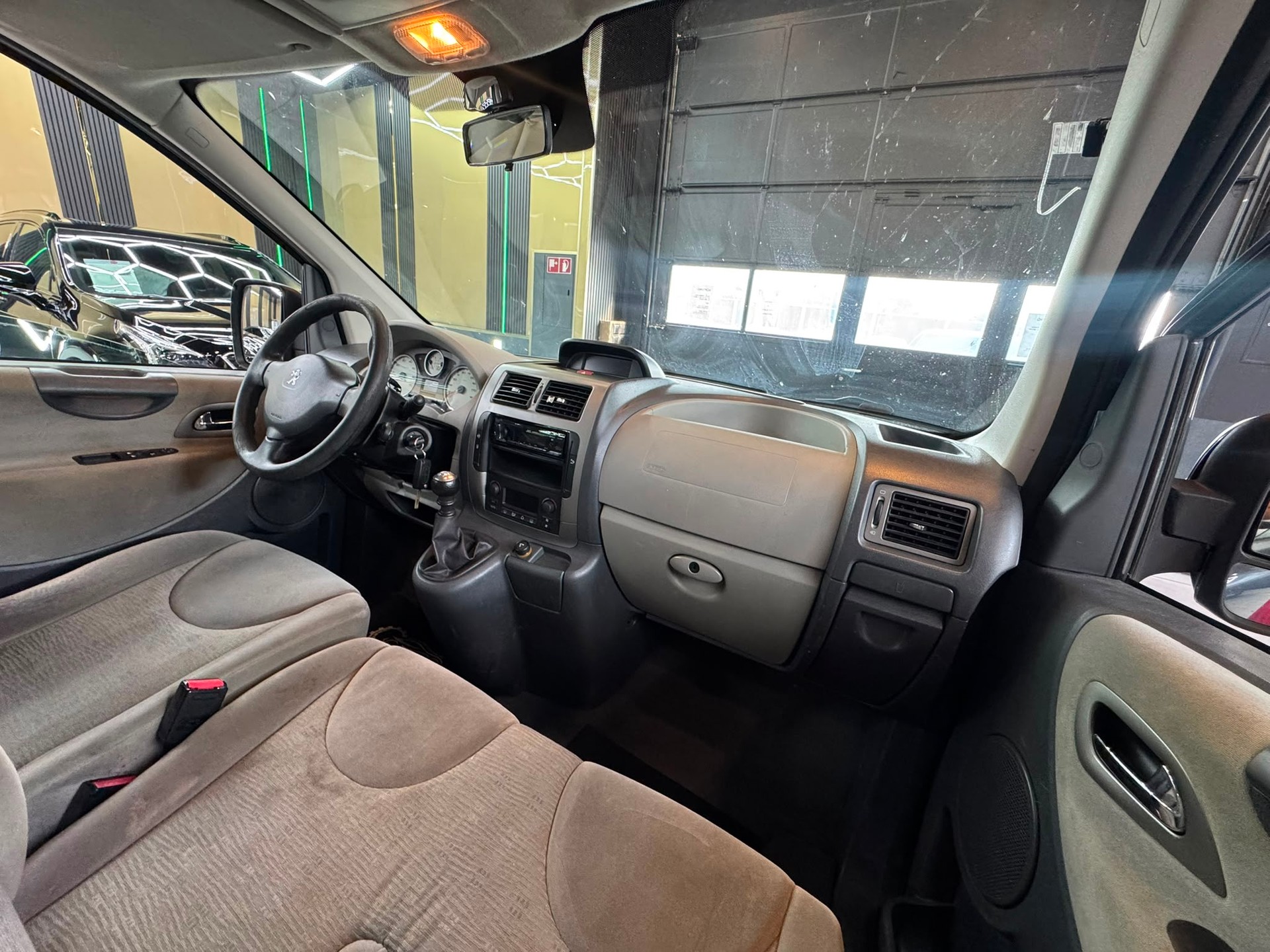 PEUGEOT Expert Tepee 2.0 HDi Active L2-image-10