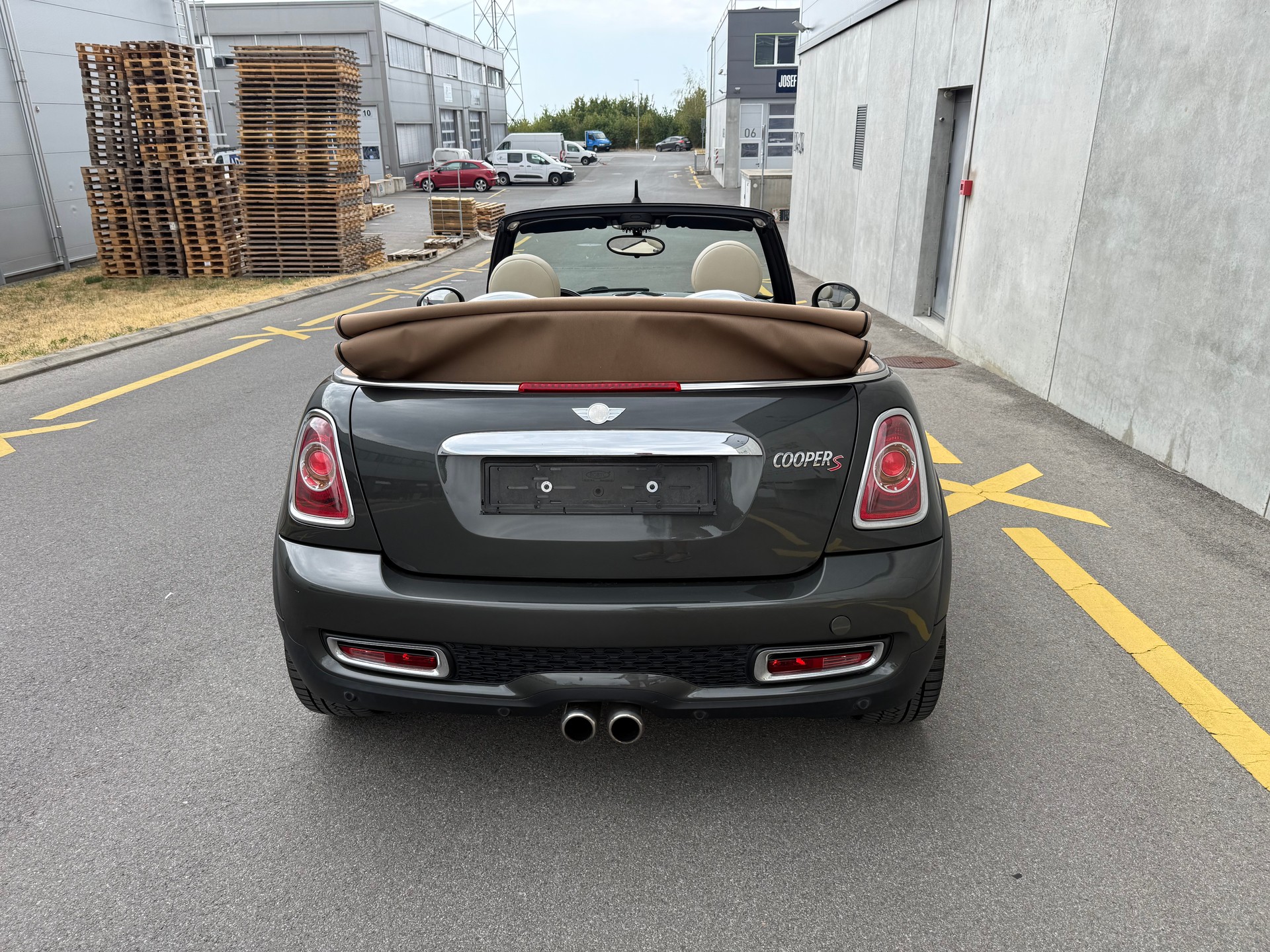 MINI Cooper S Cabriolet(M)-image-4
