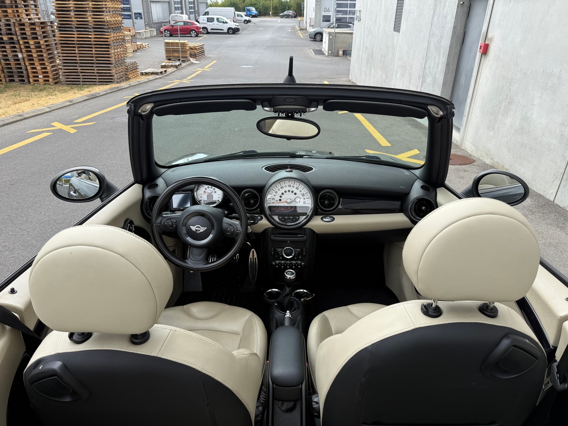 MINI Cooper S Cabriolet(M)-image-13