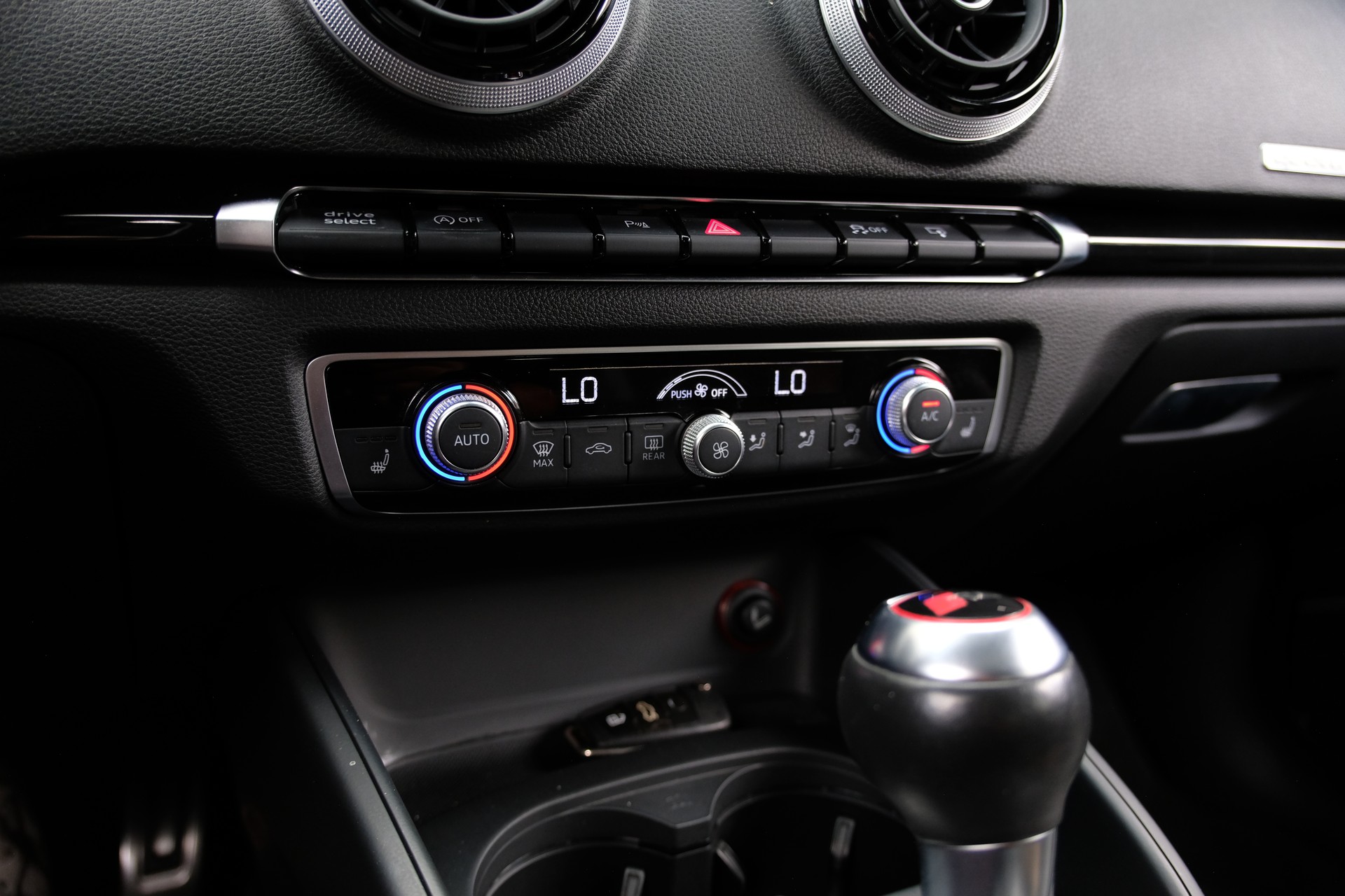 AUDI RS3 2.5 TSI quattro S-tronic-image-20