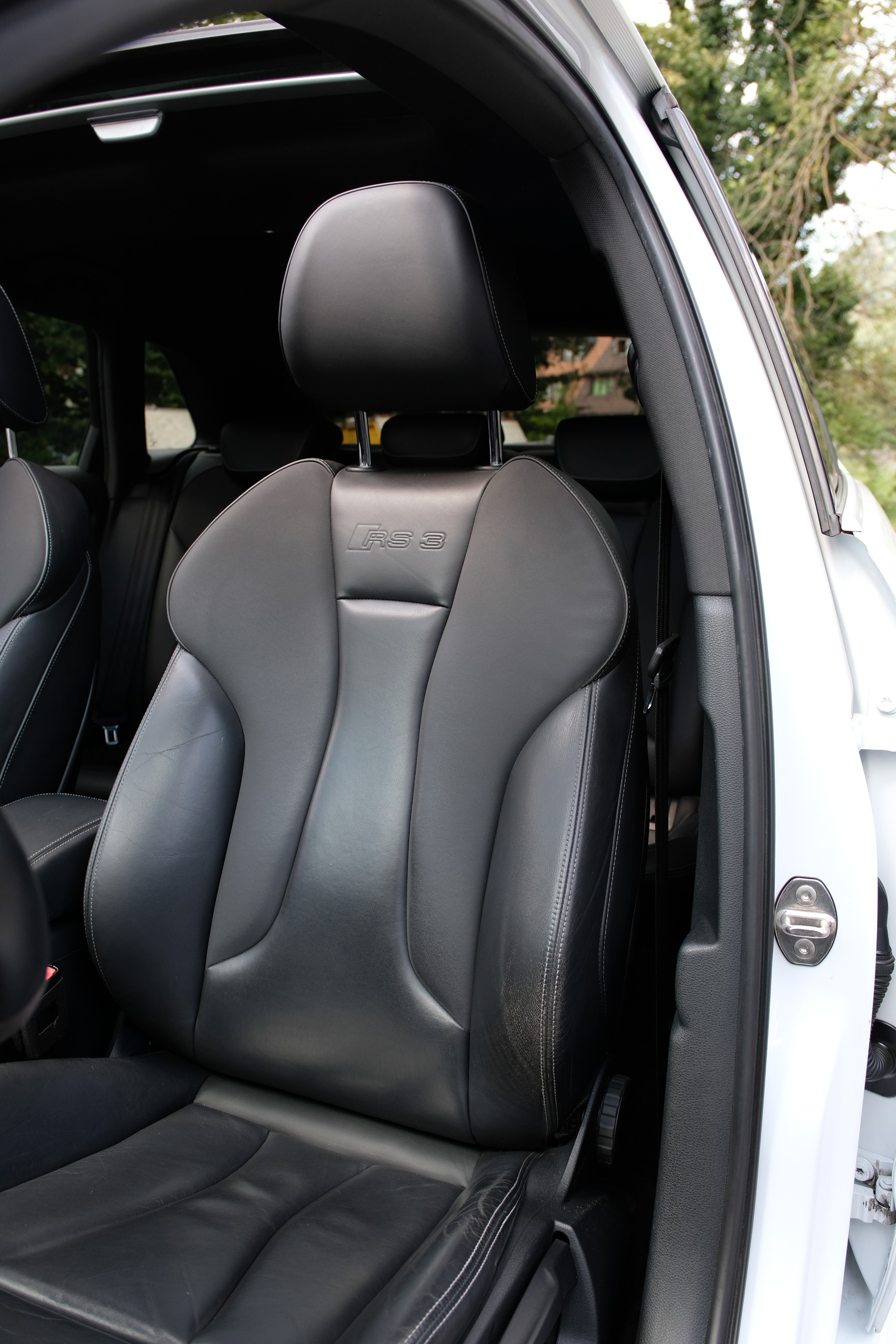 AUDI RS3 2.5 TSI quattro S-tronic-image-15