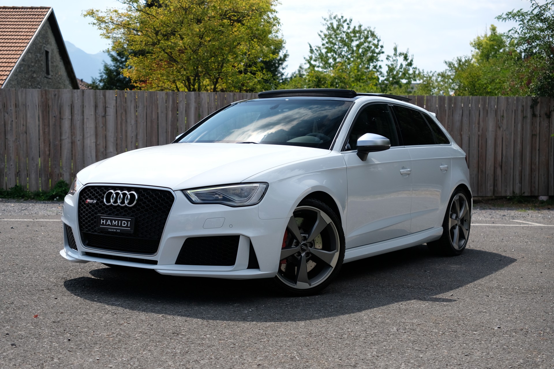 AUDI RS3 2.5 TSI quattro S-tronic-showroom-element-1