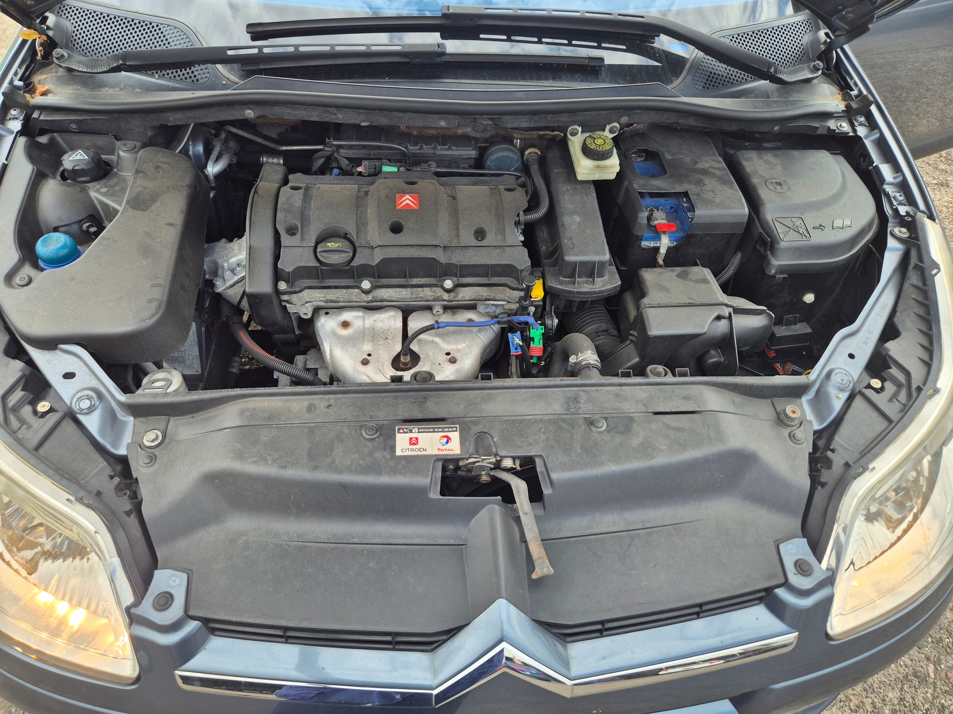 CITROEN C4 Berline 1.6i 16V SX-image-14