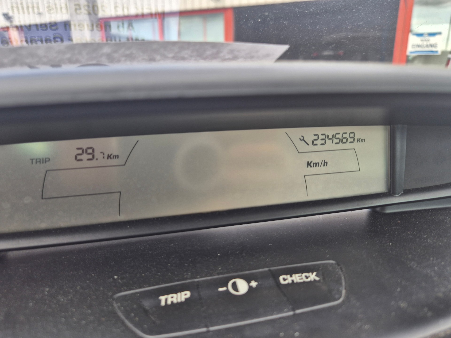 CITROEN C4 Berline 1.6i 16V SX-image-8