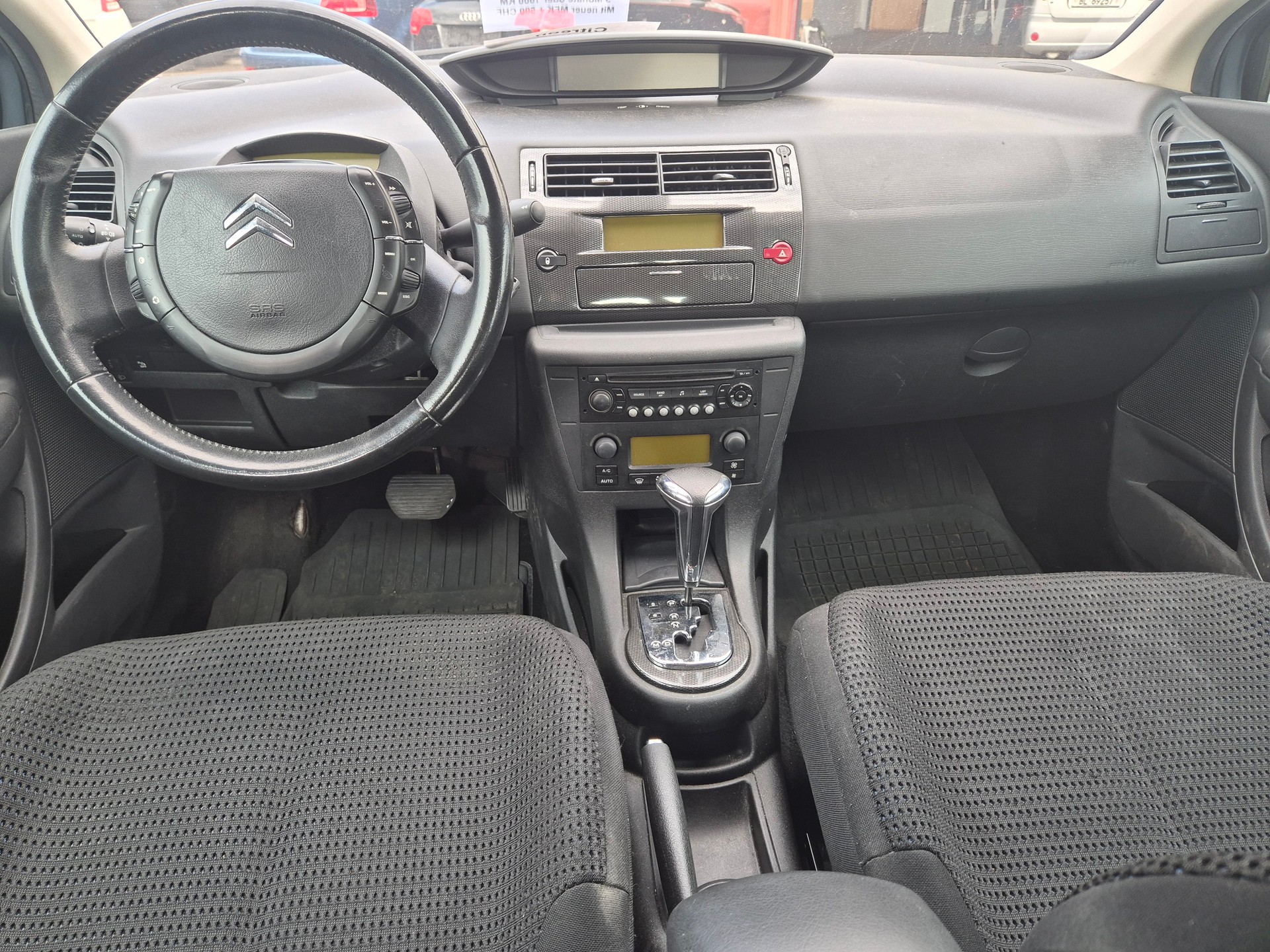 CITROEN C4 Berline 1.6i 16V SX-image-10