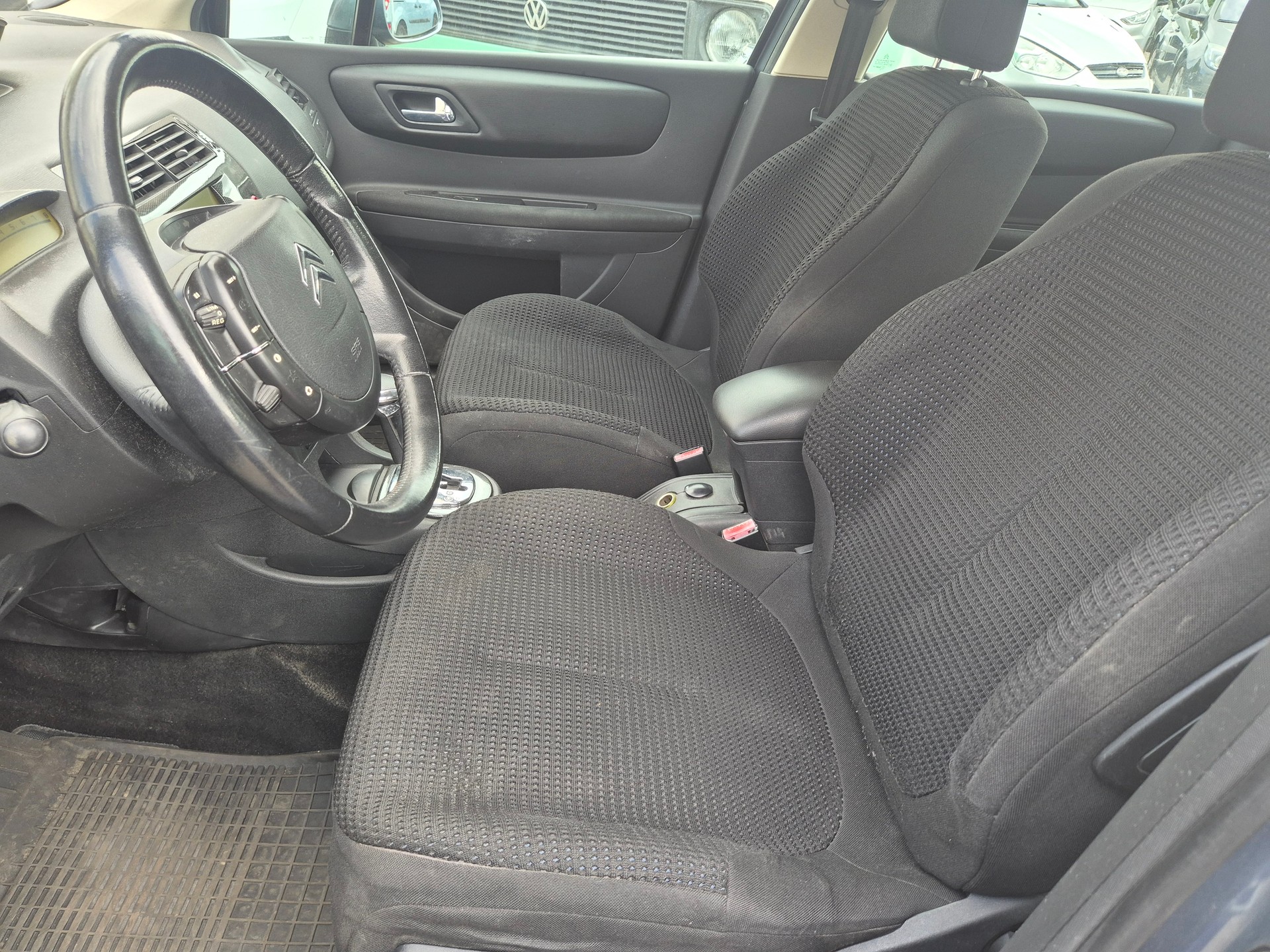 CITROEN C4 Berline 1.6i 16V SX-image-15