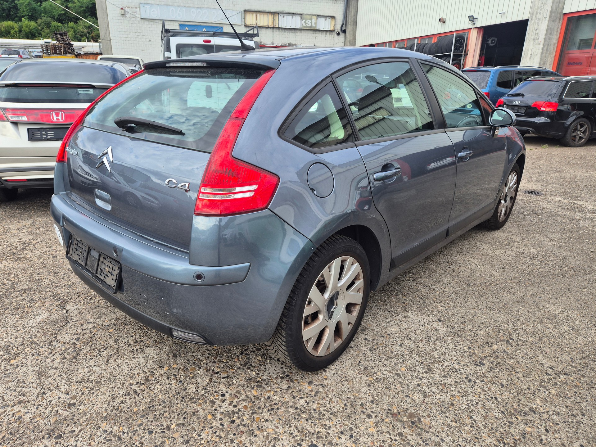 CITROEN C4 Berline 1.6i 16V SX-image-3