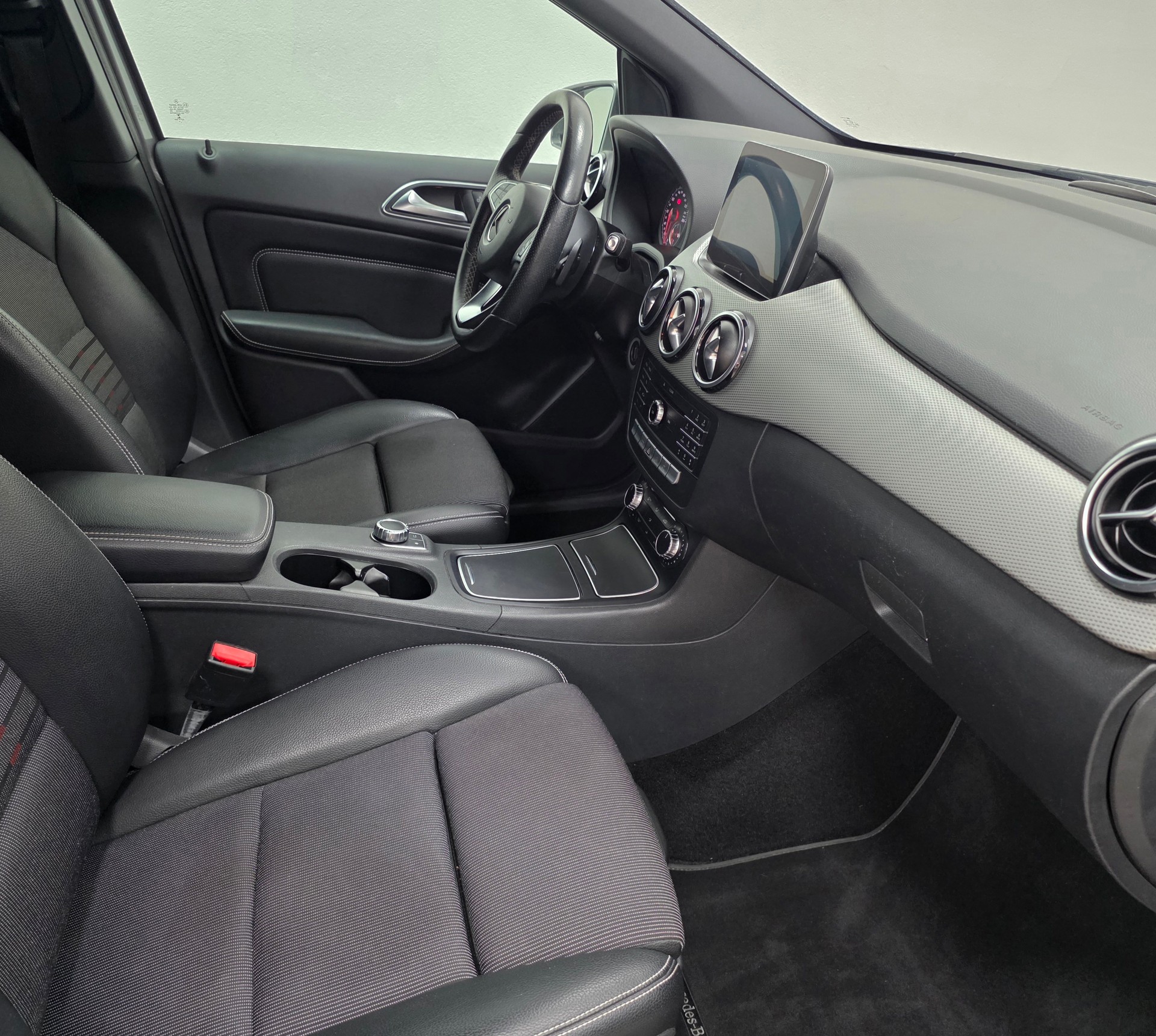 MERCEDES-BENZ B 180 CDI Urban-image-9