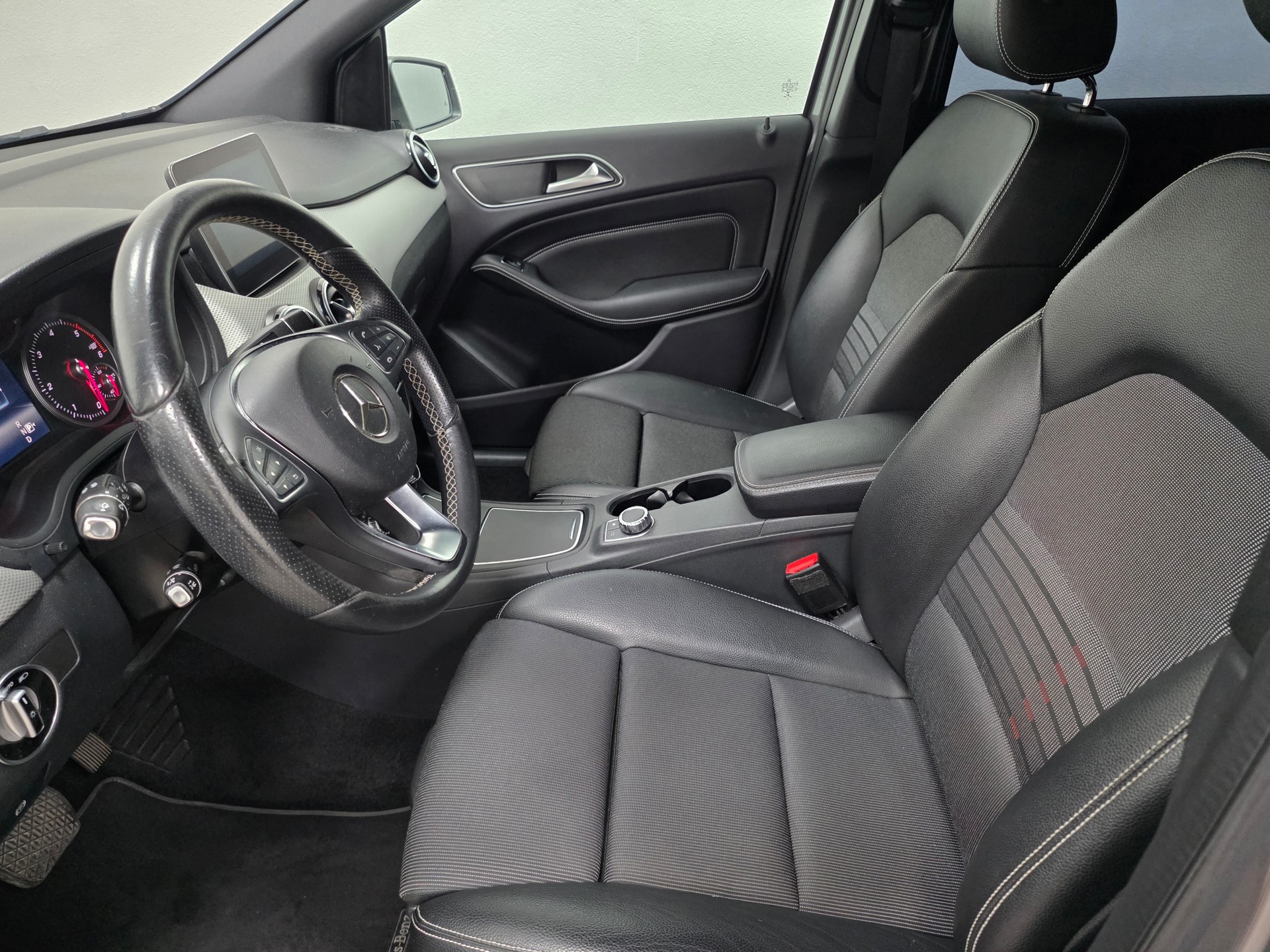 MERCEDES-BENZ B 180 CDI Urban-image-11