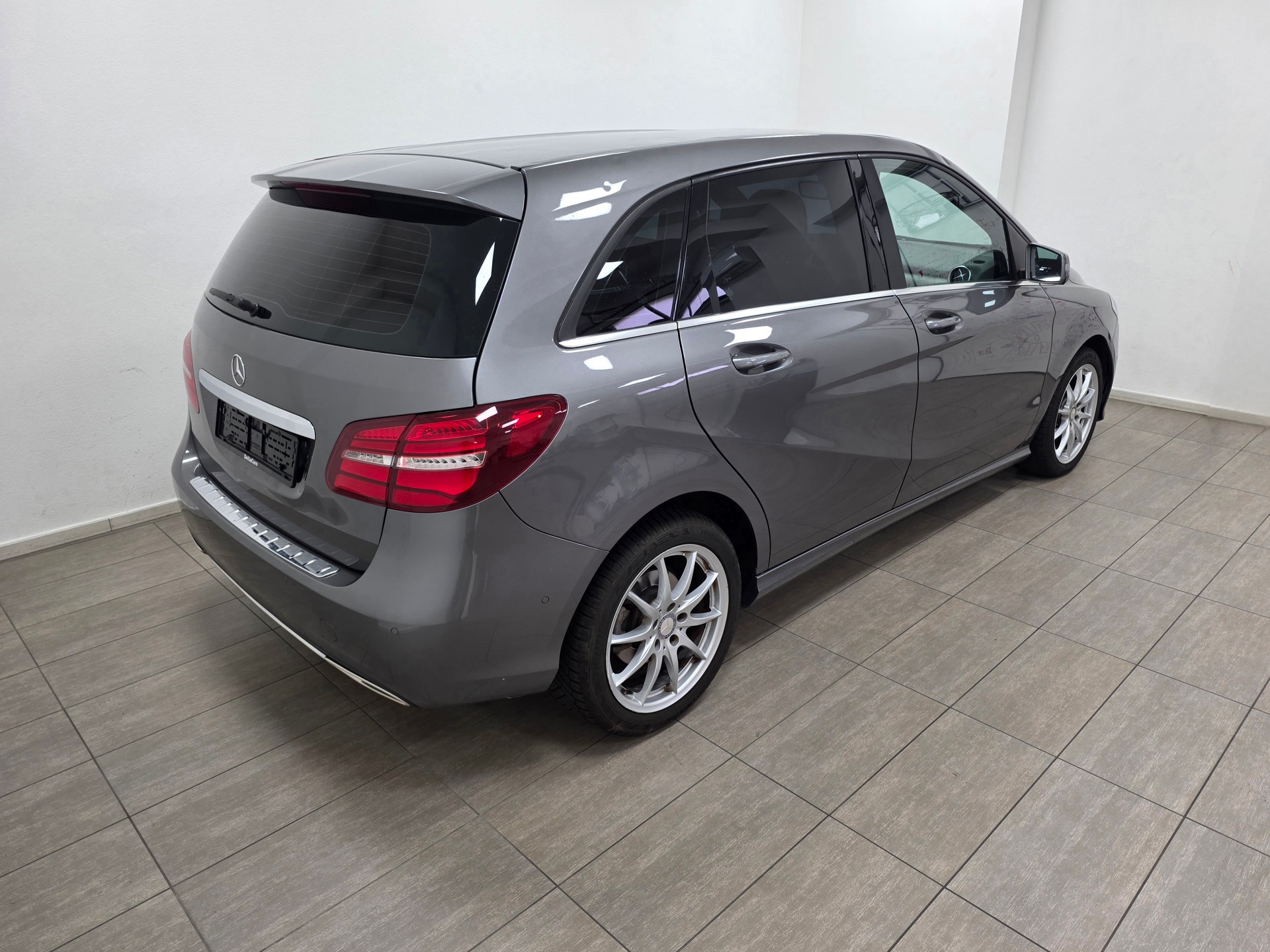 MERCEDES-BENZ B 180 CDI Urban-image-4