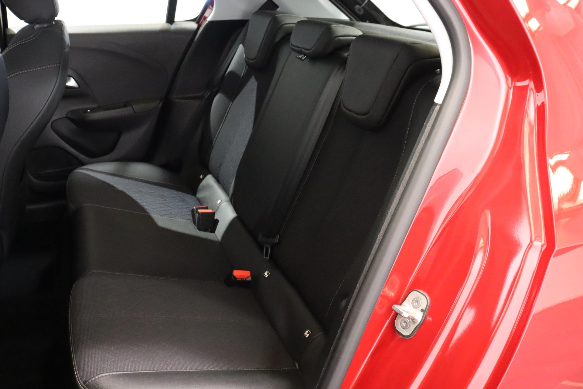 OPEL Corsa-e Elegance-image-6