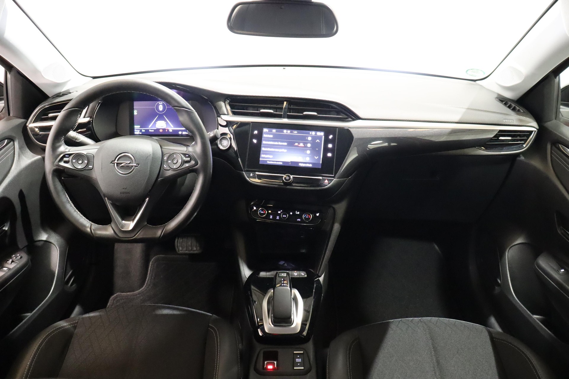 OPEL Corsa-e Elegance-image-8