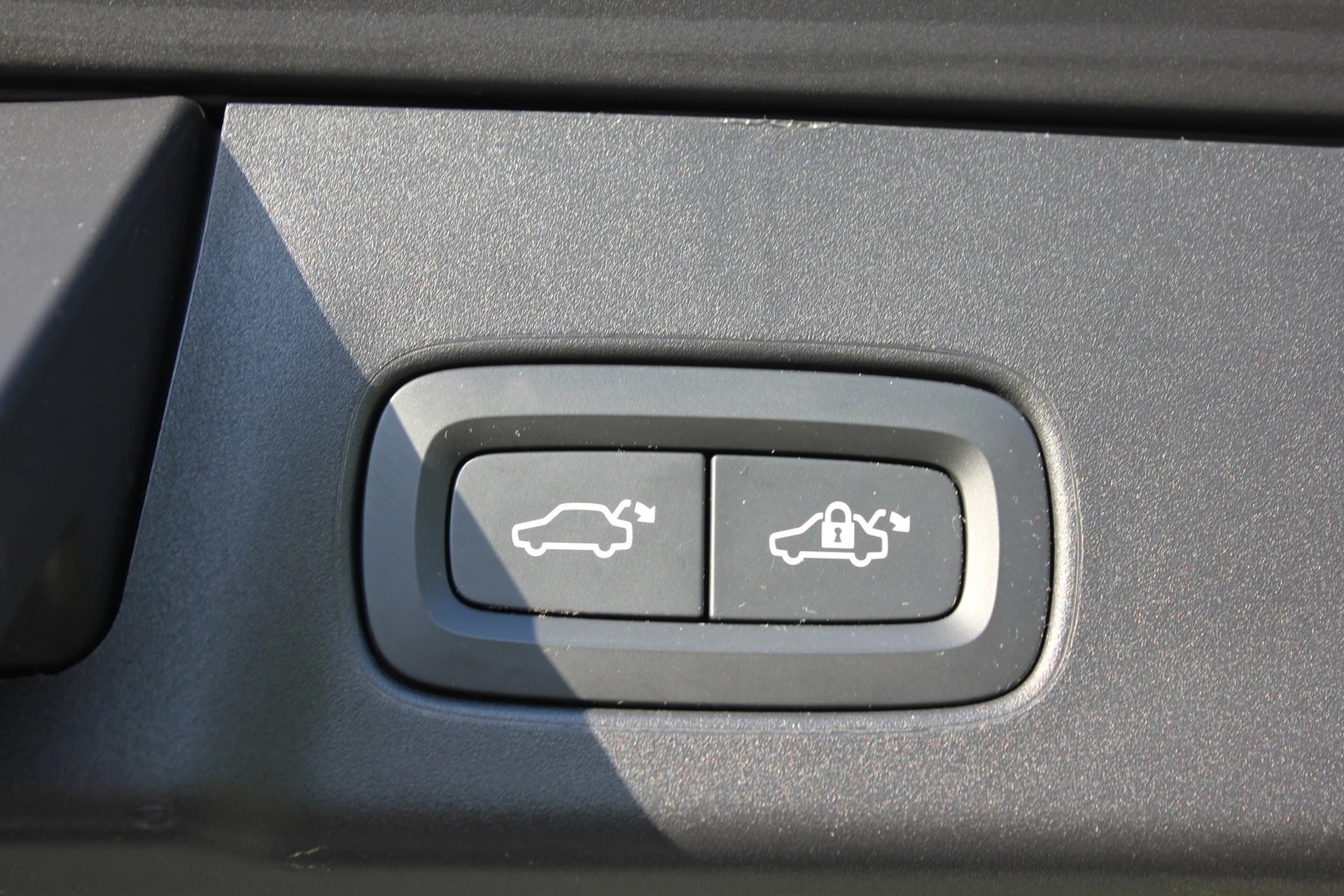 VOLVO V90 D4 Geartronic-image-6
