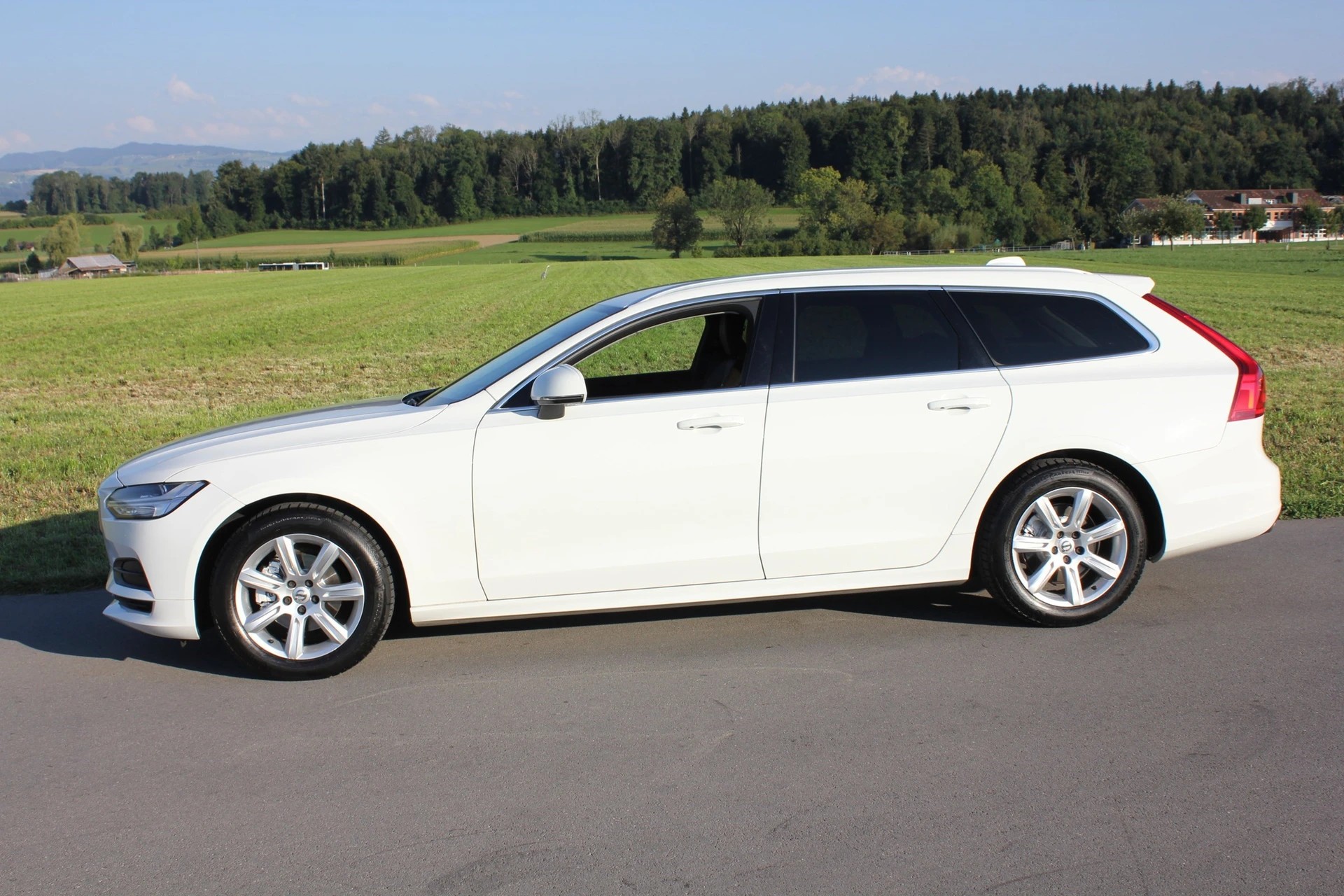 VOLVO V90 D4 Geartronic-image-4