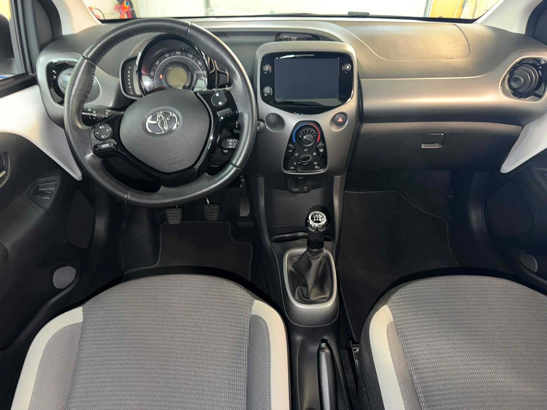 TOYOTA Aygo 1.0 VVT-i x-play-image-8