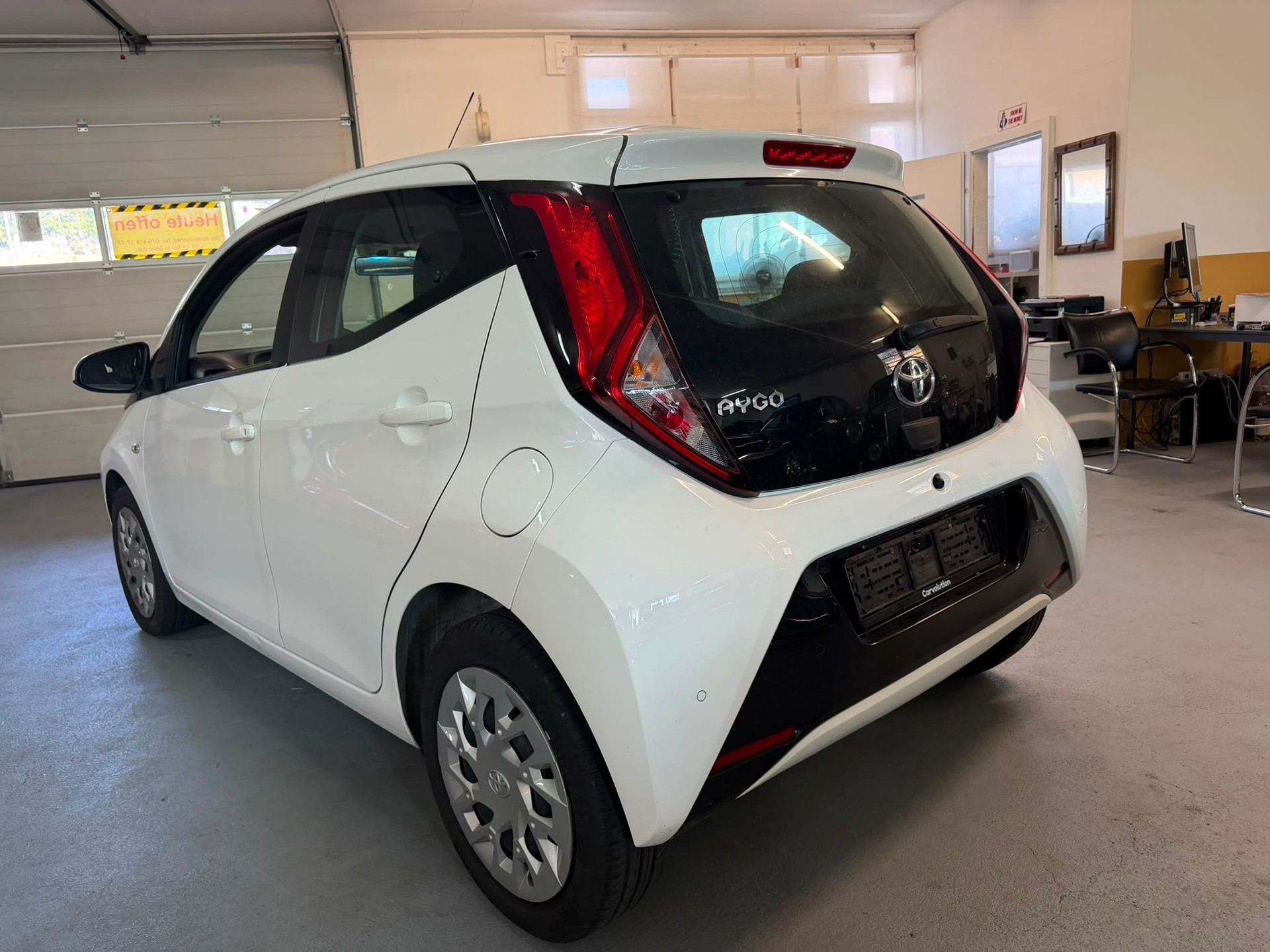 TOYOTA Aygo 1.0 VVT-i x-play-image-6