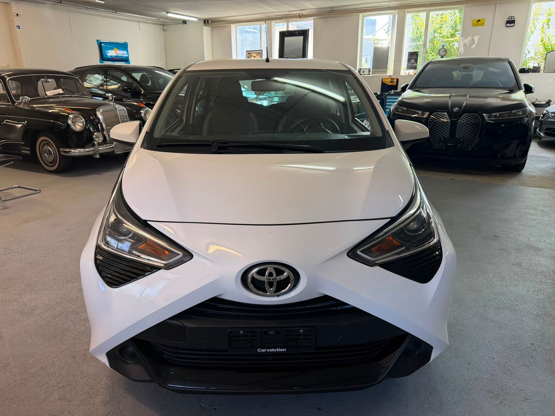 TOYOTA Aygo 1.0 VVT-i x-play-image-1