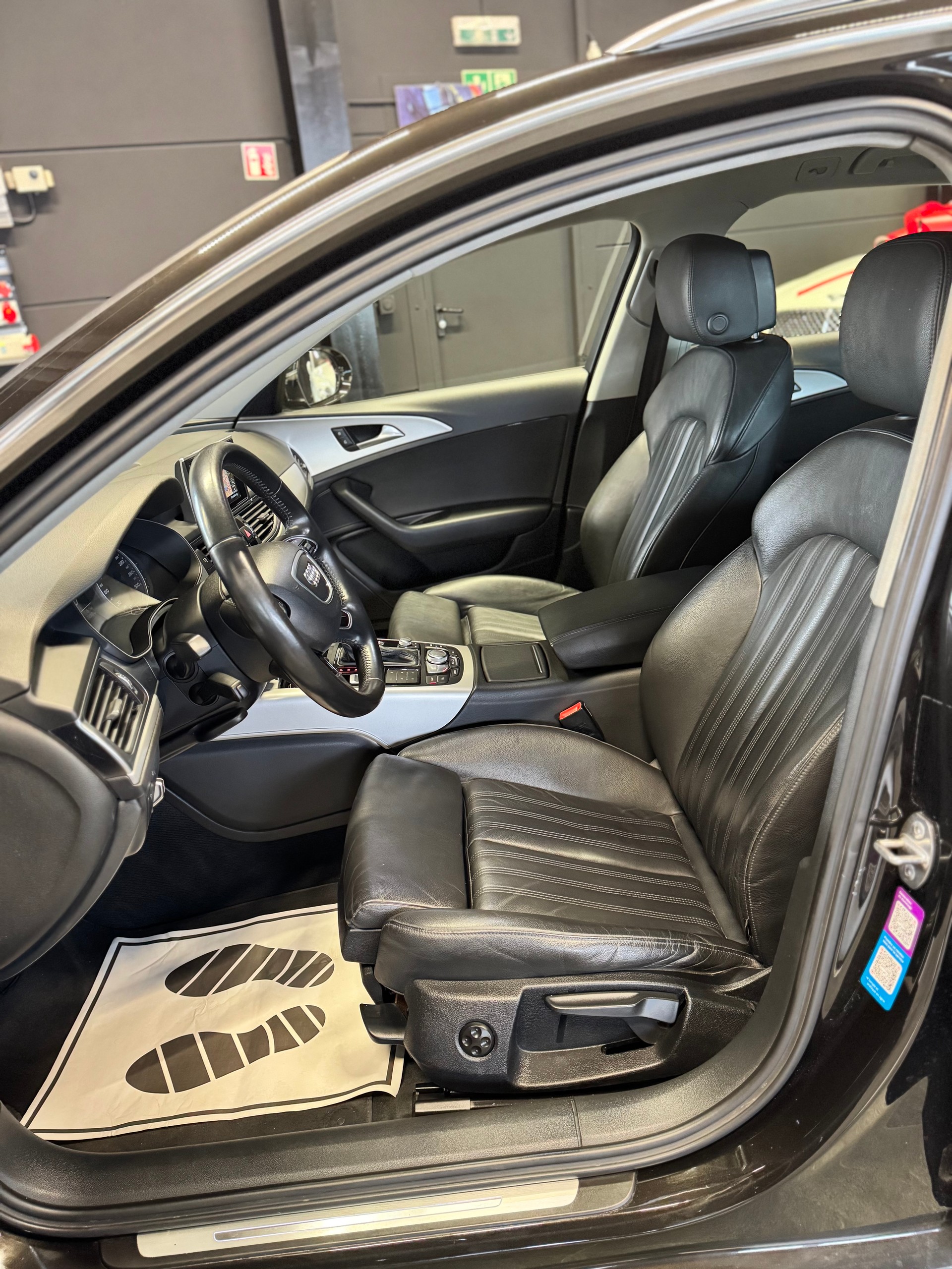 AUDI A6 Avant 2.0 TDI S-tronic *S-LINE EXT*-image-11