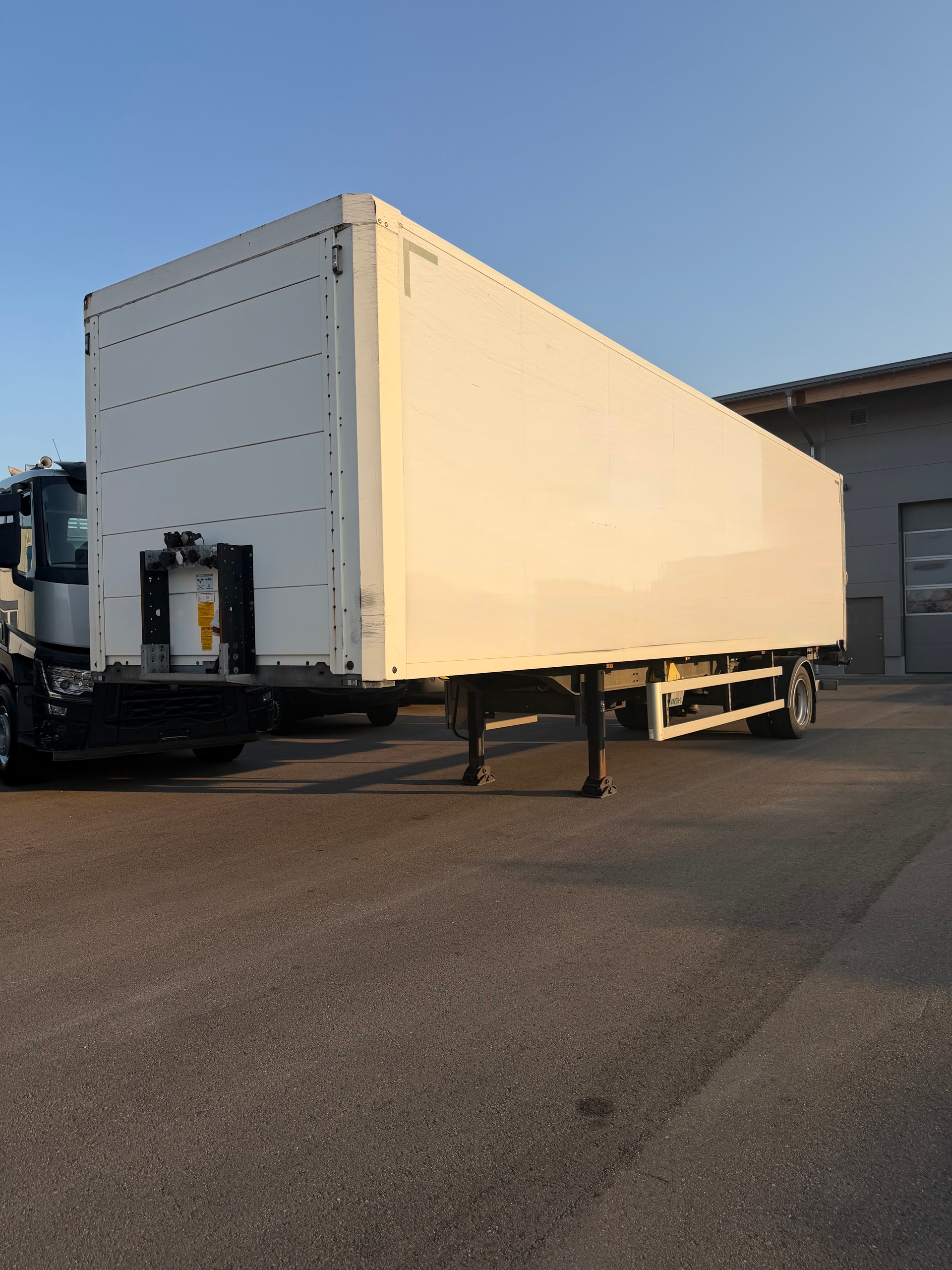 SWISS TRAILER Cityliner-image-2