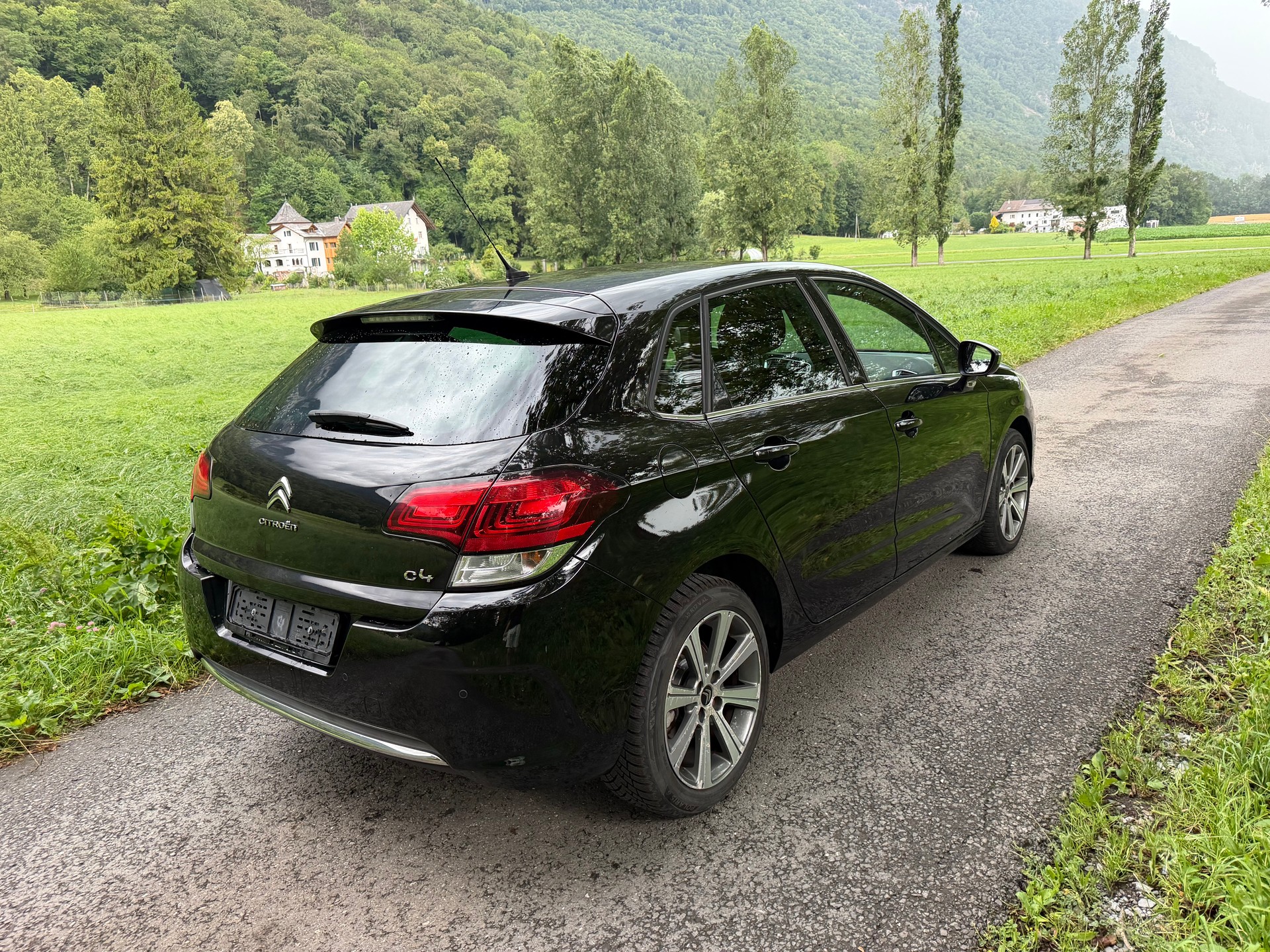 CITROEN C4 Berline 1.2 THP Black Top-image-3
