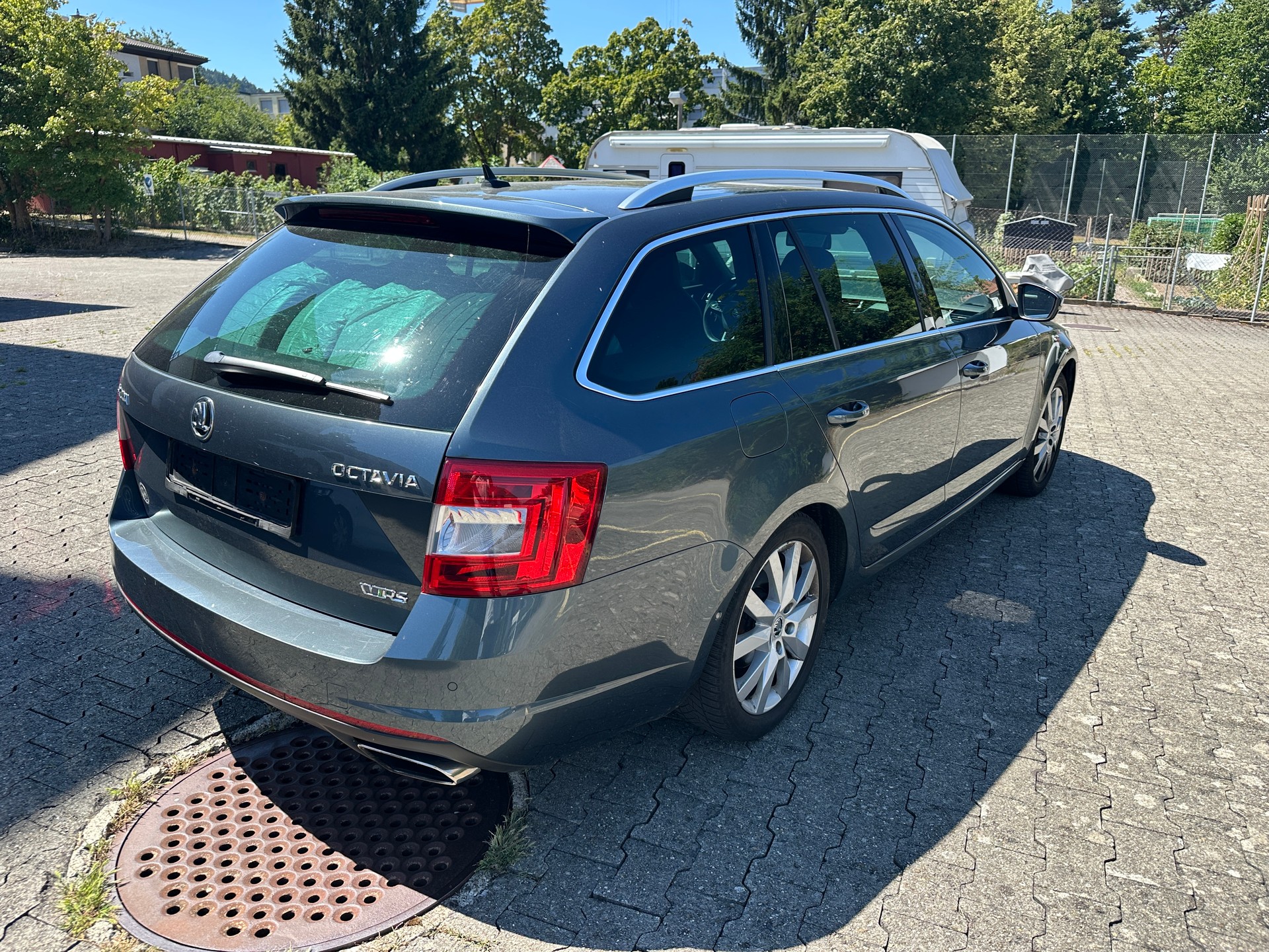 SKODA Octavia Combi 2.0 TSI RS-image-3