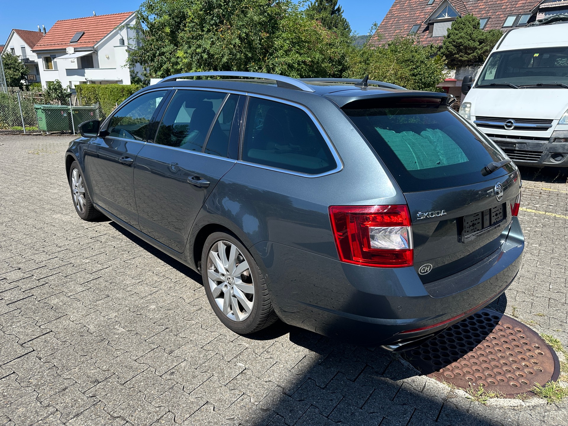 SKODA Octavia Combi 2.0 TSI RS-image-5