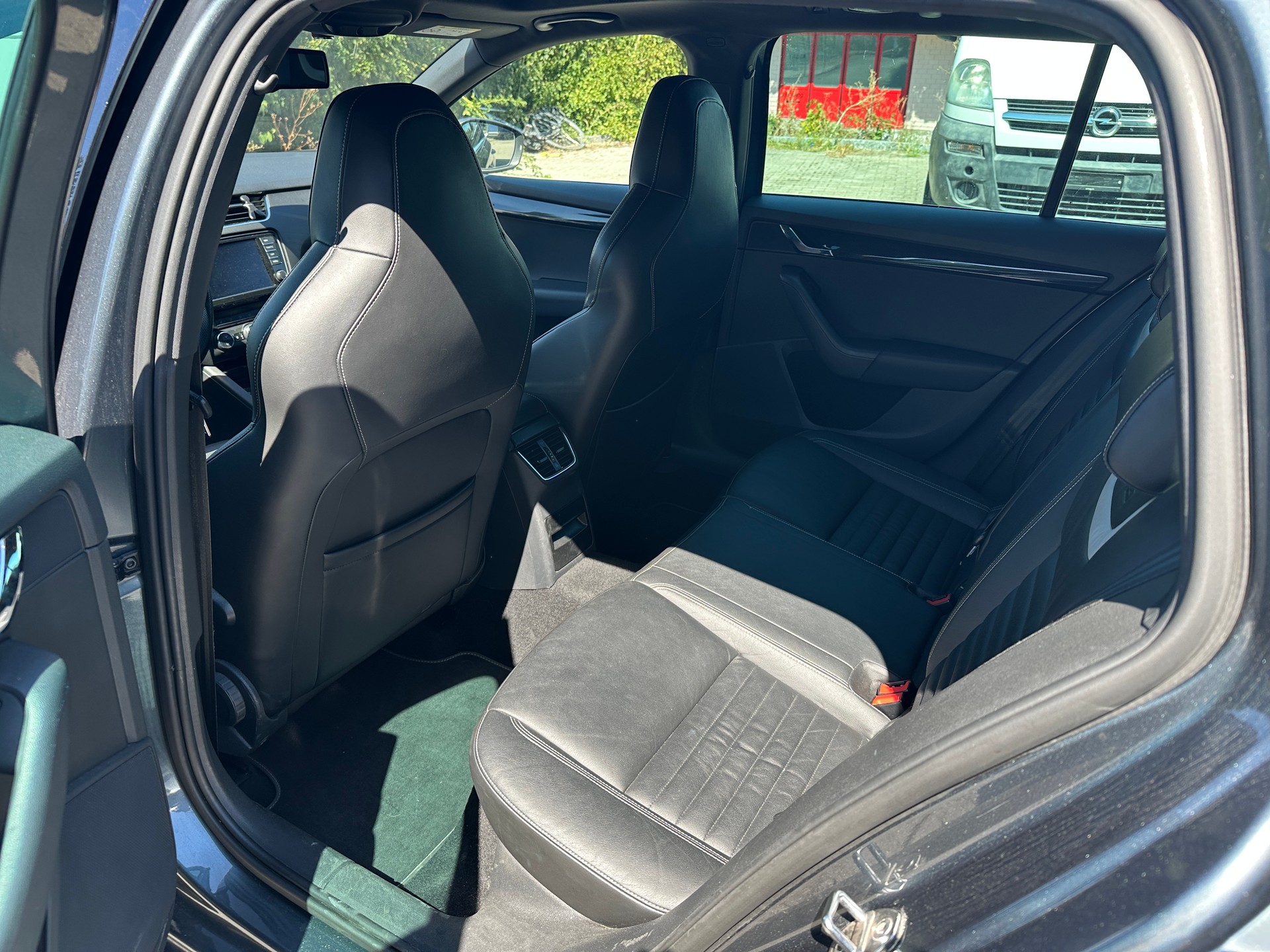 SKODA Octavia Combi 2.0 TSI RS-image-7