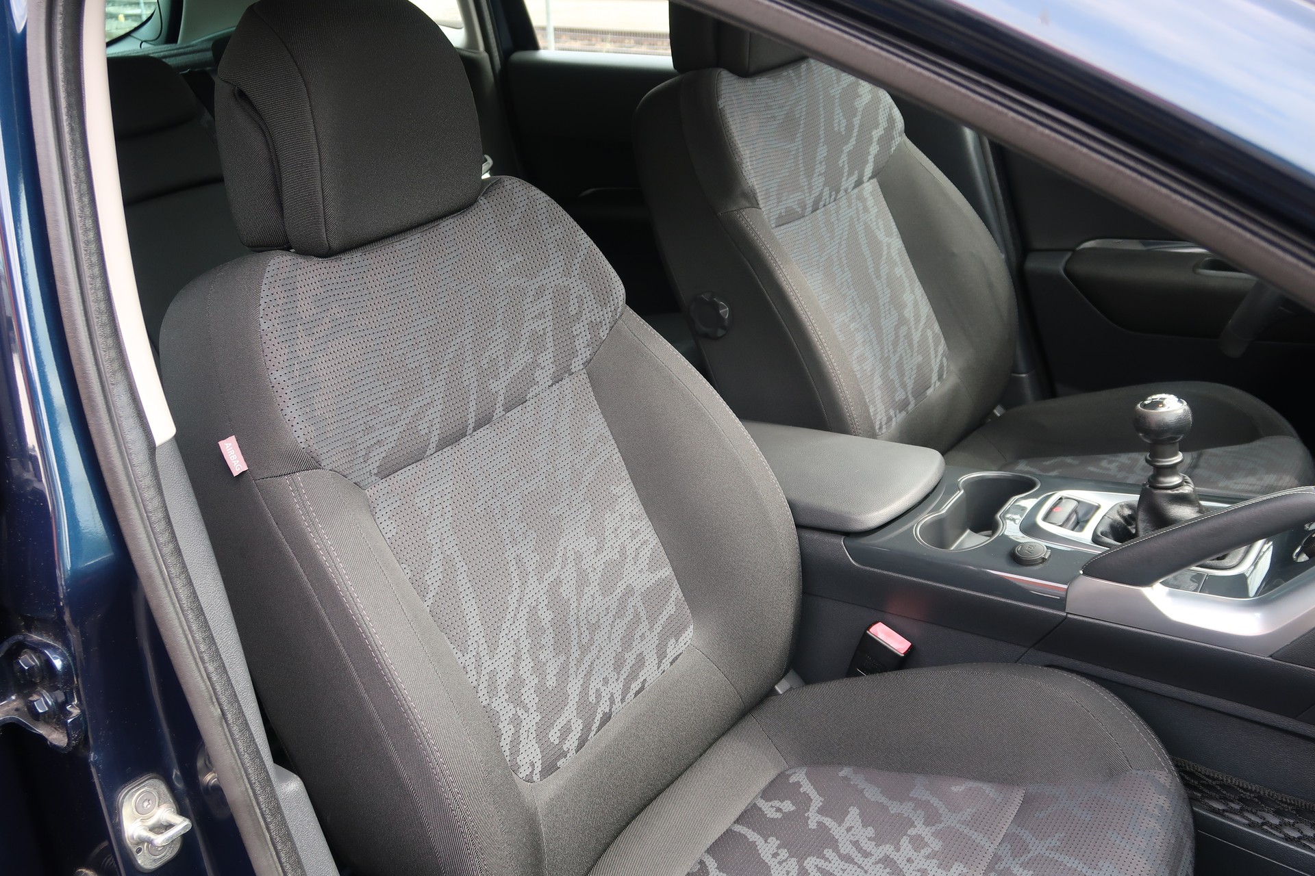 PEUGEOT 3008 1.6 16V T Sport Pack-image-10
