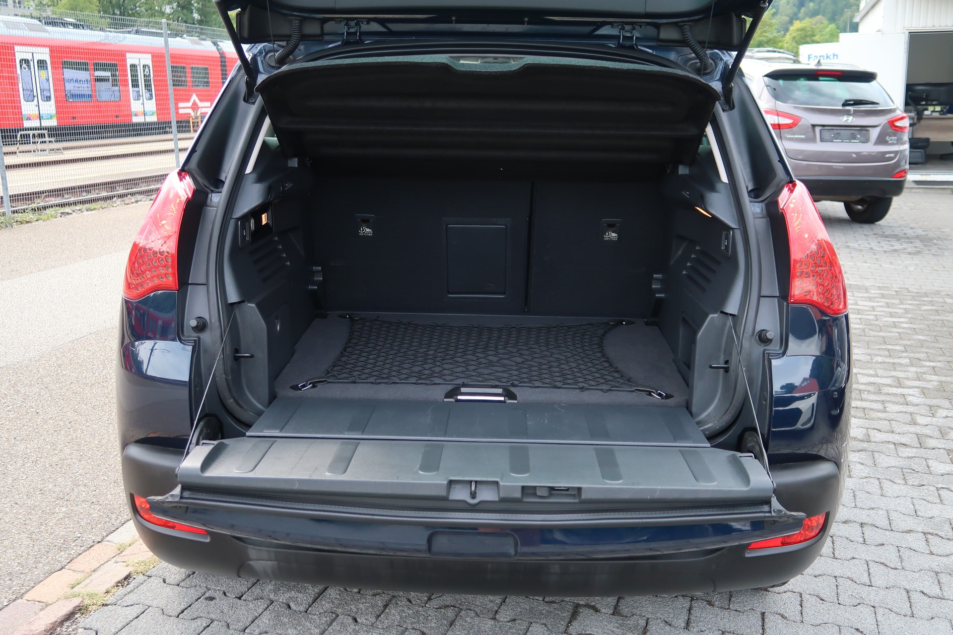 PEUGEOT 3008 1.6 16V T Sport Pack-image-13