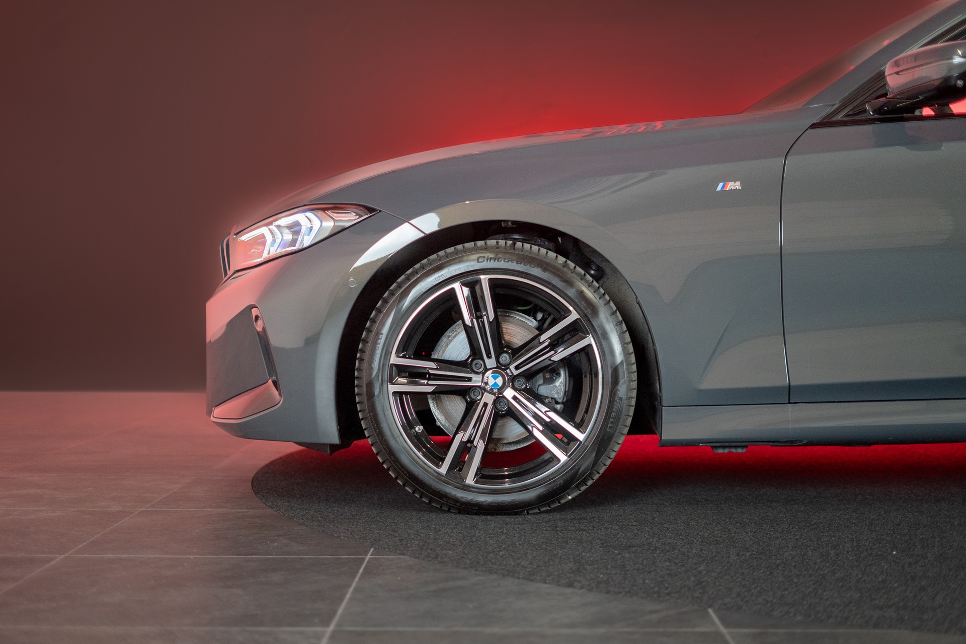 BMW 320i M Sport SAG / 360°Kamera / HeadUp / el.Heckklappe-image-30