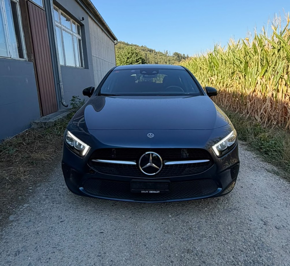 MERCEDES-BENZ A 180 7G-DCT-image-0