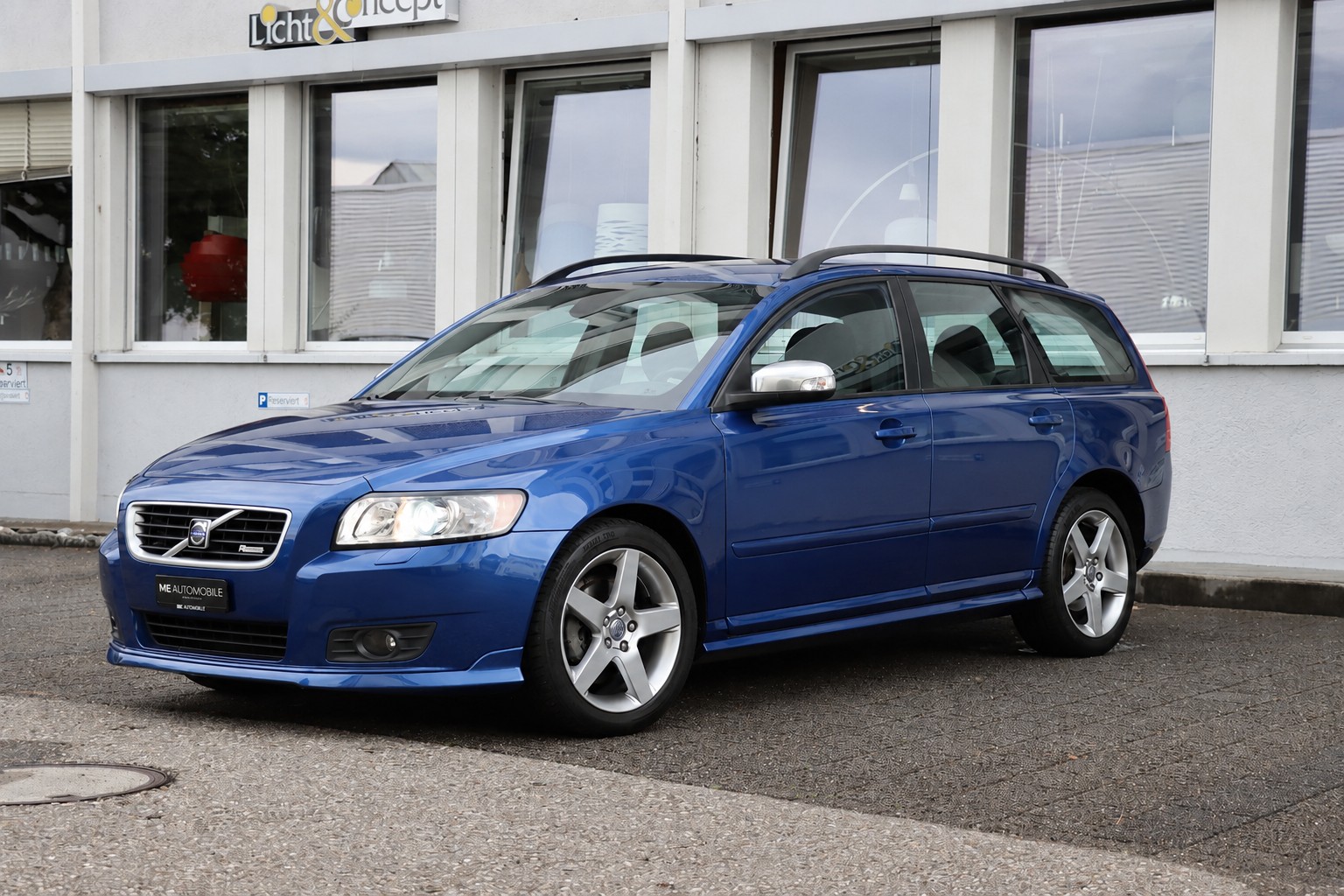 VOLVO V50 2.0 Momentum R-Design-image-0