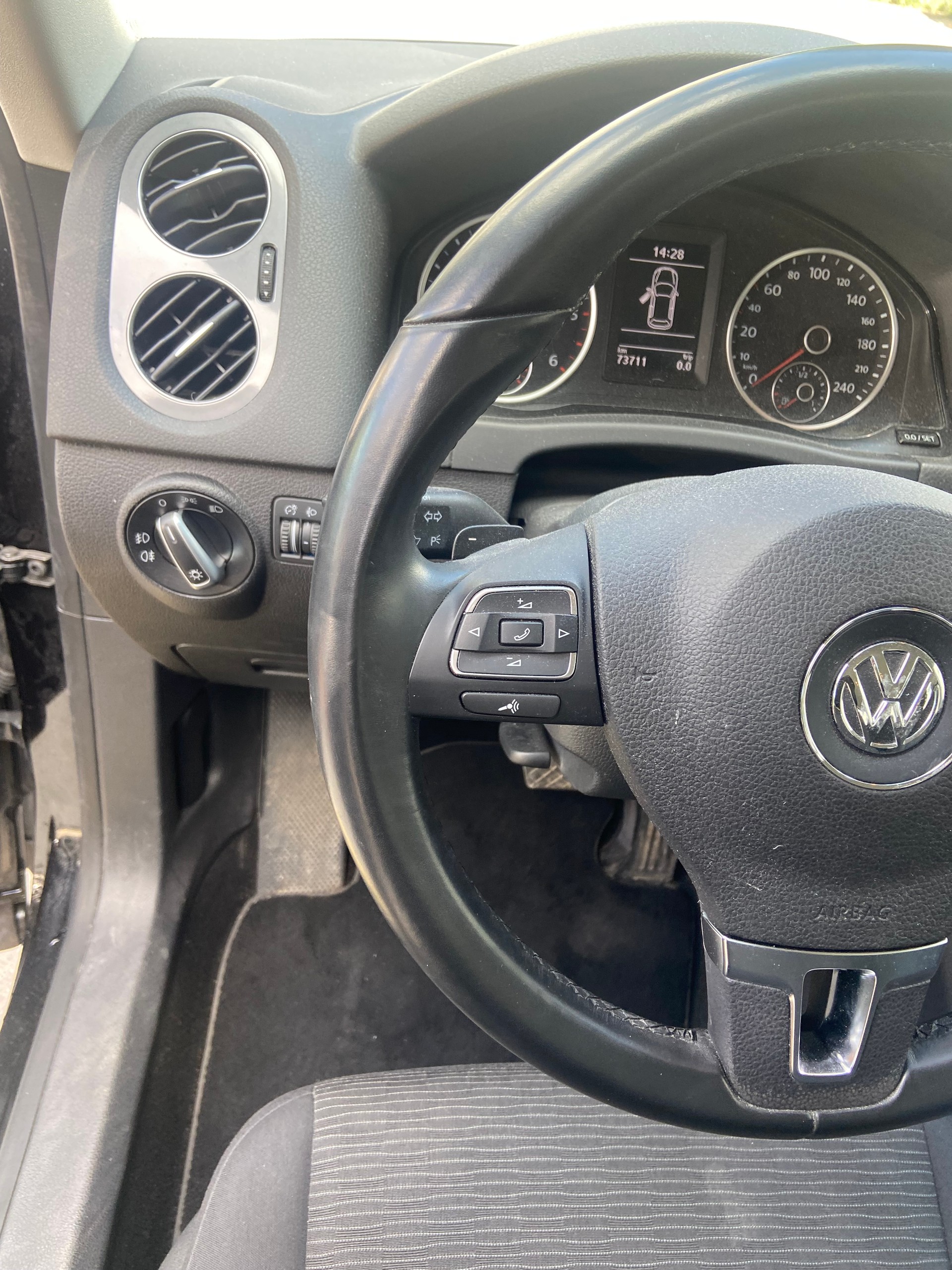 VW Tiguan 2.0 TDI BlueMotion Start 4Motion DSG-image-13