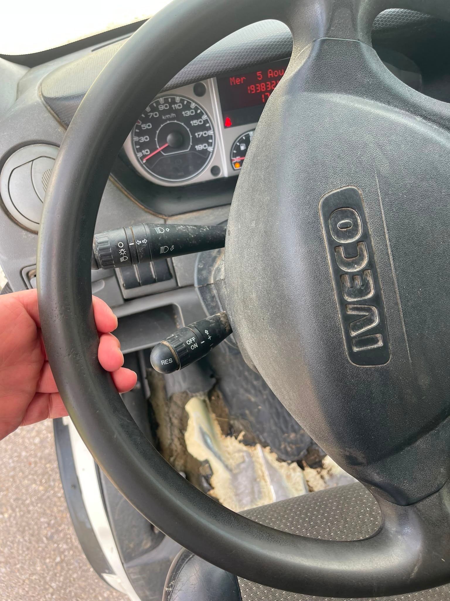 IVECO 35 c 13-image-7