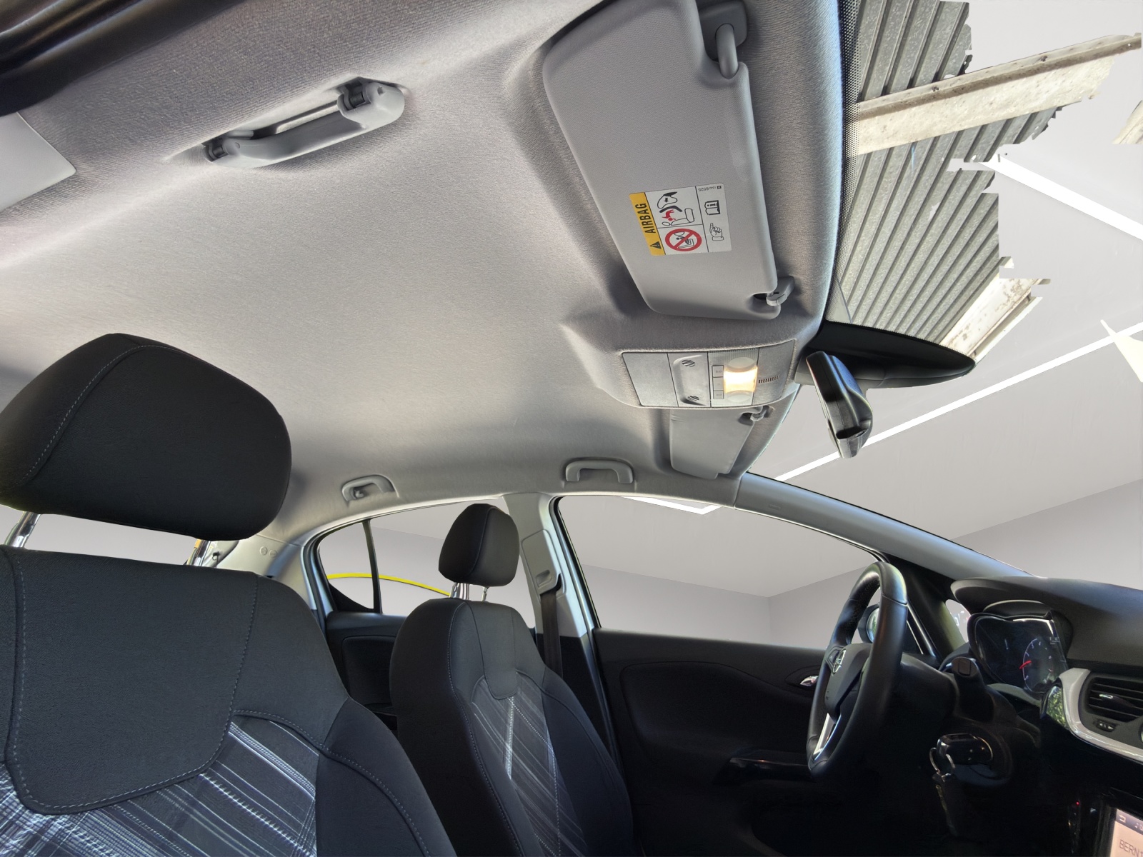 OPEL Corsa E 1.4 Turbo Color Edition-image-24