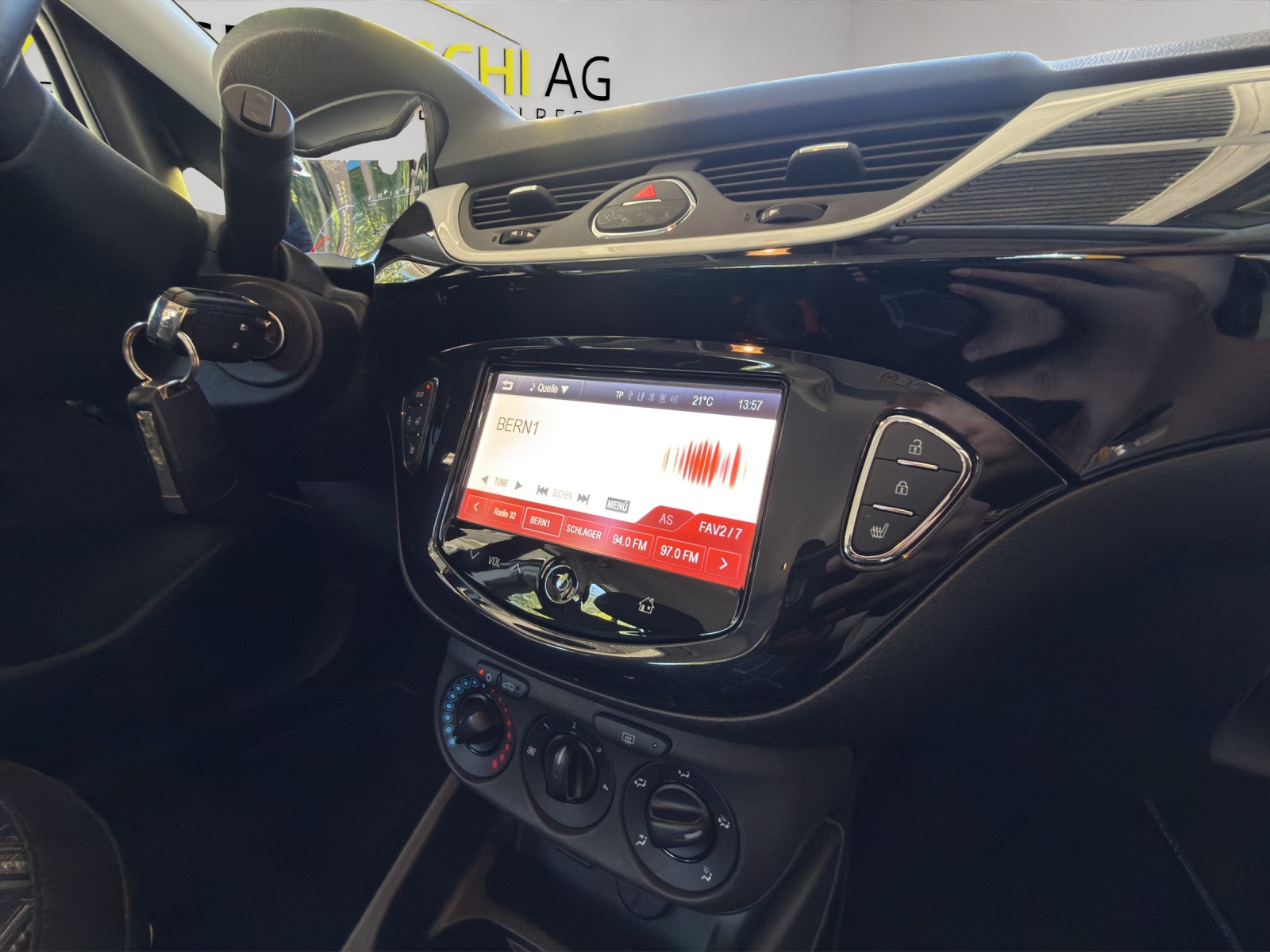 OPEL Corsa E 1.4 Turbo Color Edition-image-23