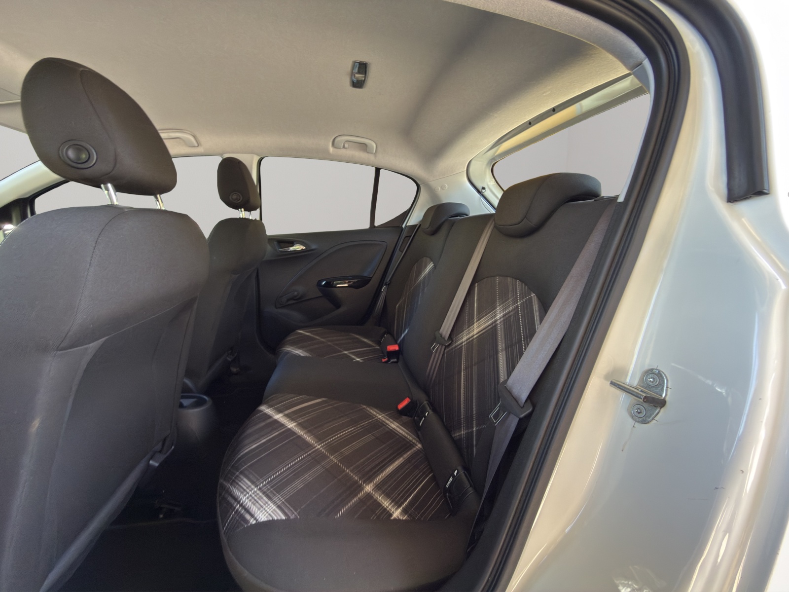 OPEL Corsa E 1.4 Turbo Color Edition-image-16