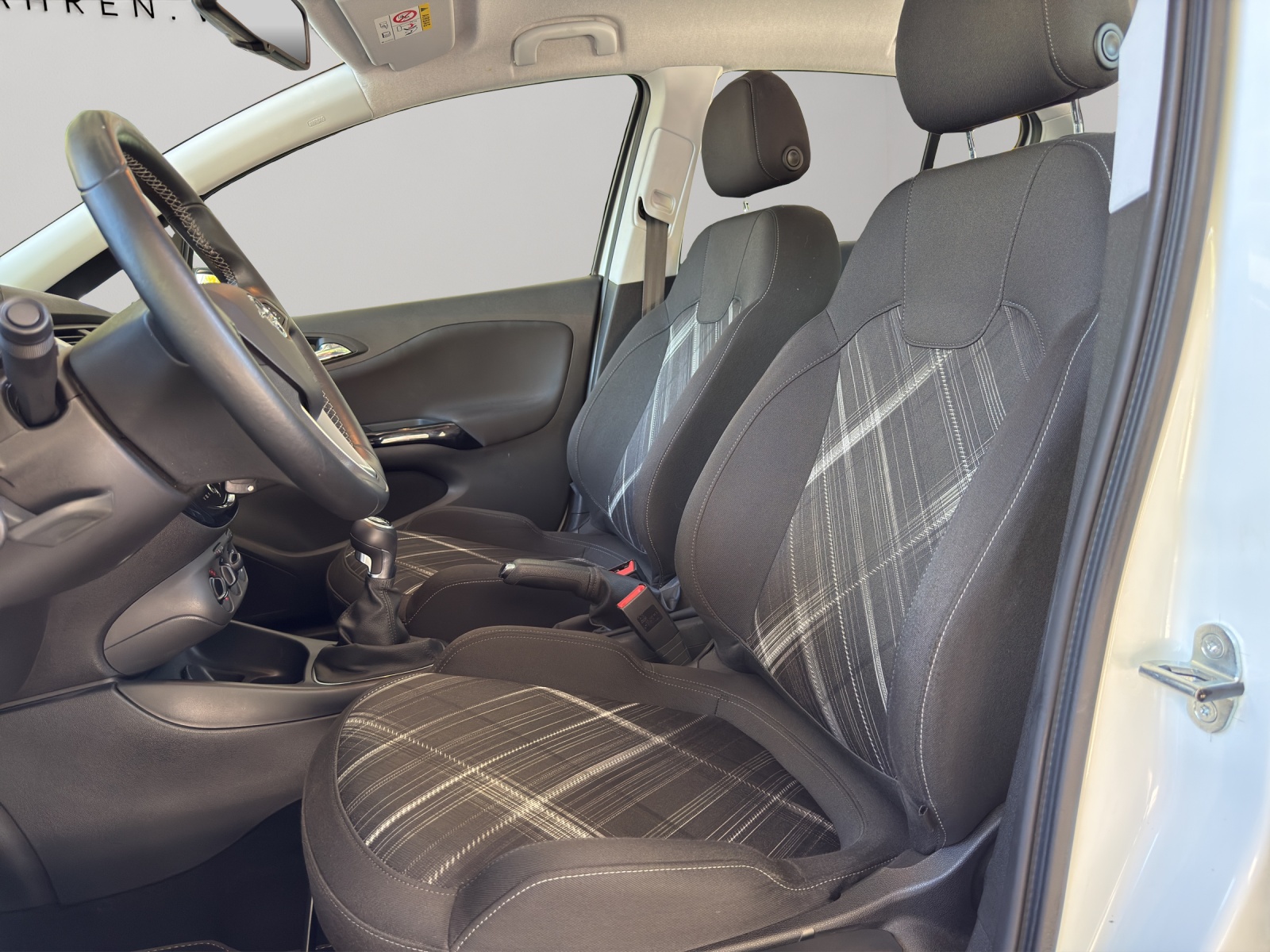 OPEL Corsa E 1.4 Turbo Color Edition-image-13