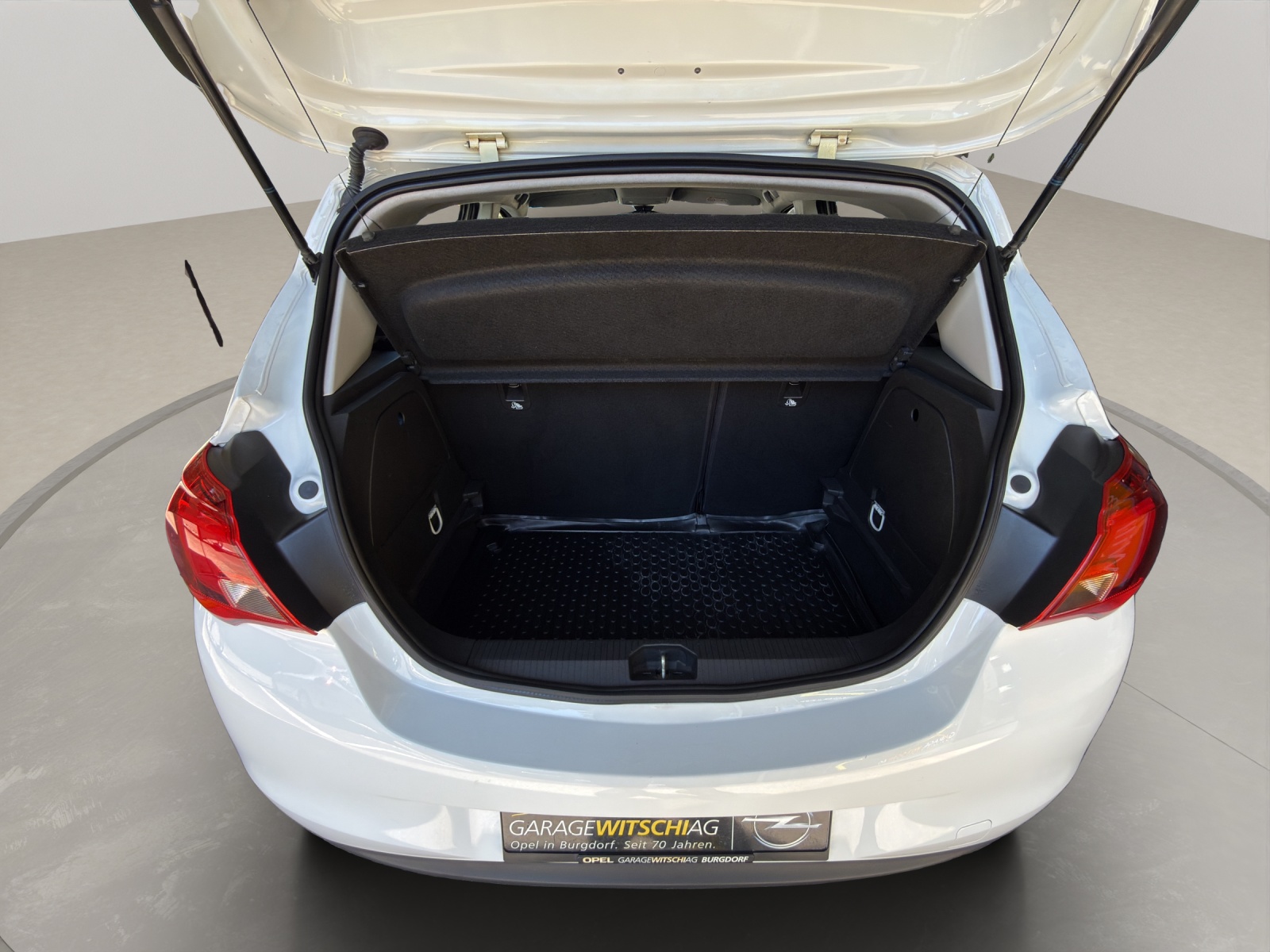 OPEL Corsa E 1.4 Turbo Color Edition-image-17