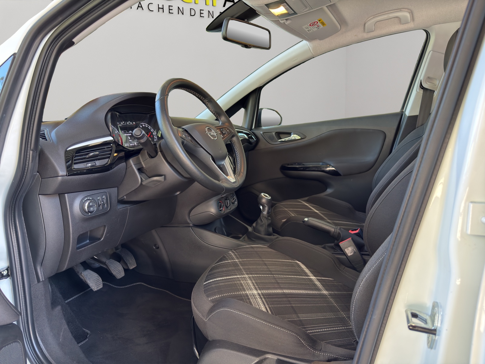 OPEL Corsa E 1.4 Turbo Color Edition-image-12