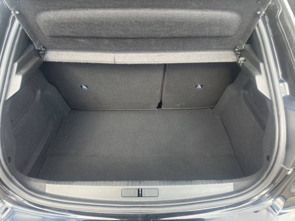 PEUGEOT 208 1.2 PureTech Allure Pack EAT8-image-10