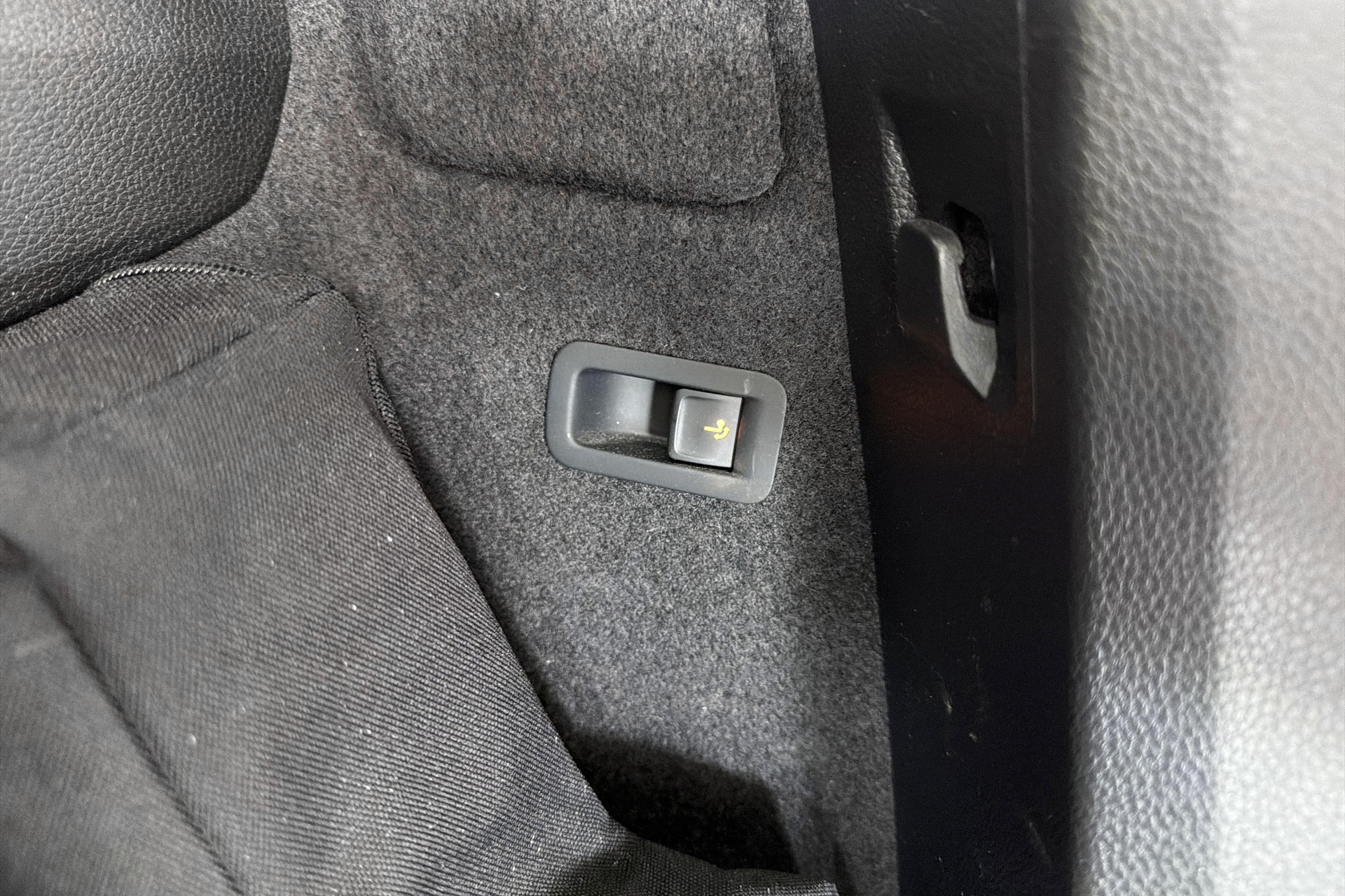 SKODA Karoq 2.0 TSI SportLine 4x4 DSG-image-19