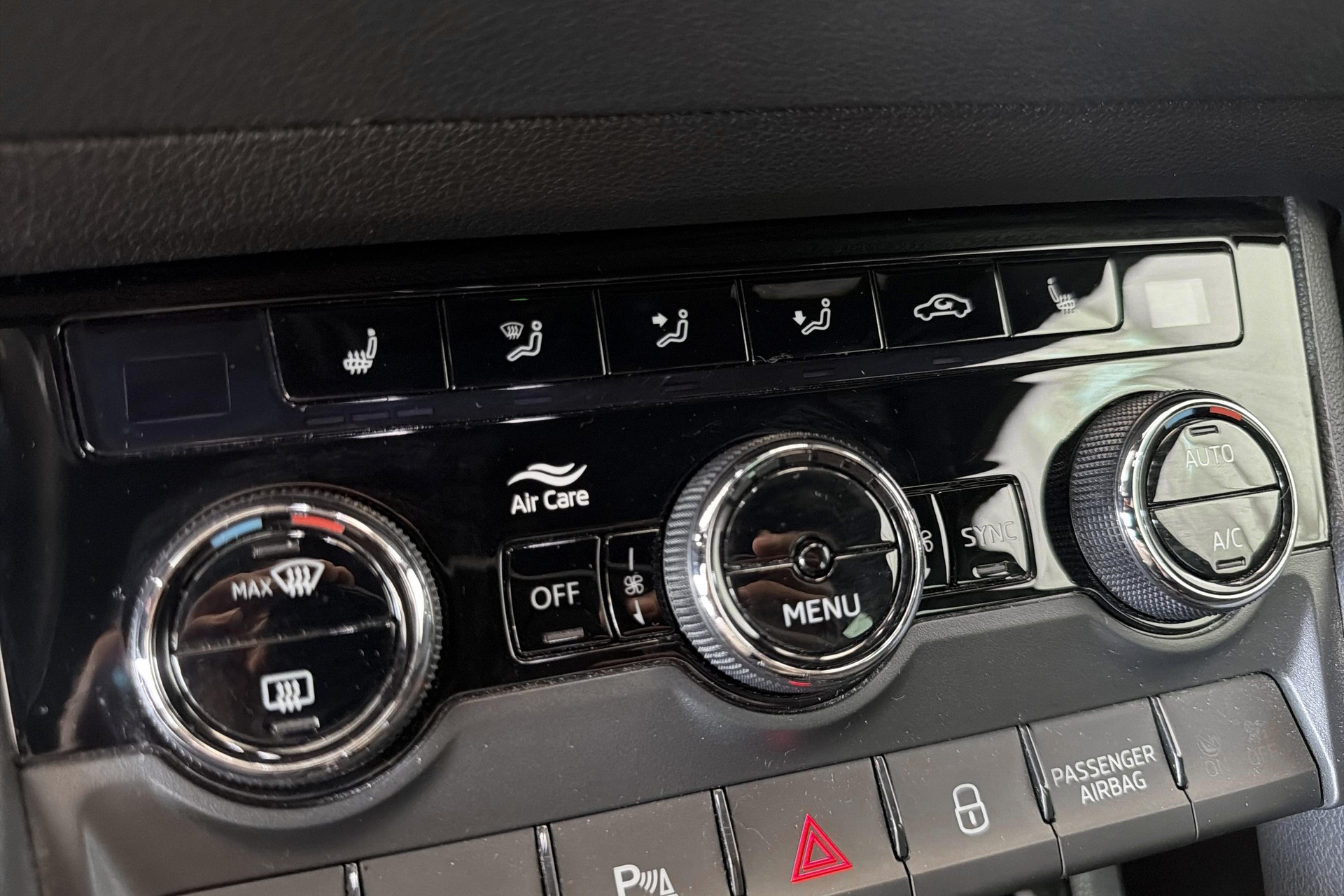SKODA Karoq 2.0 TSI SportLine 4x4 DSG-image-28