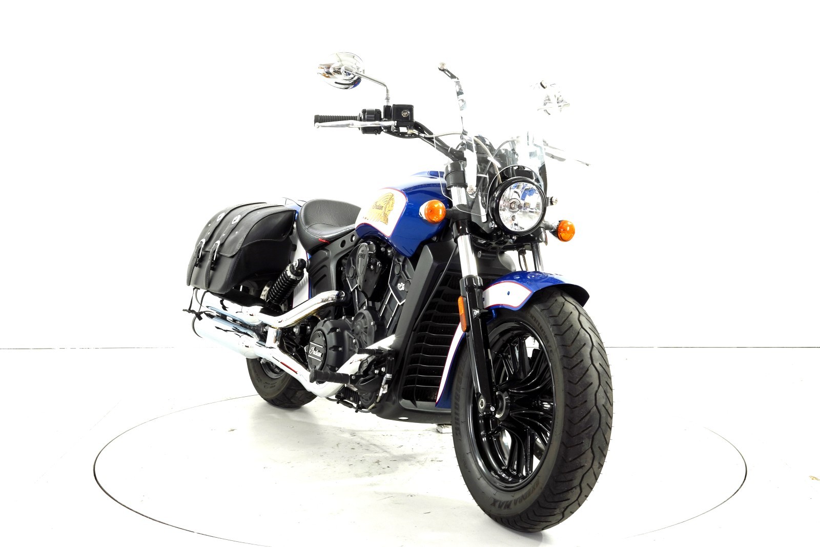 INDIAN Scout Sixty ABS-showroom-element-1