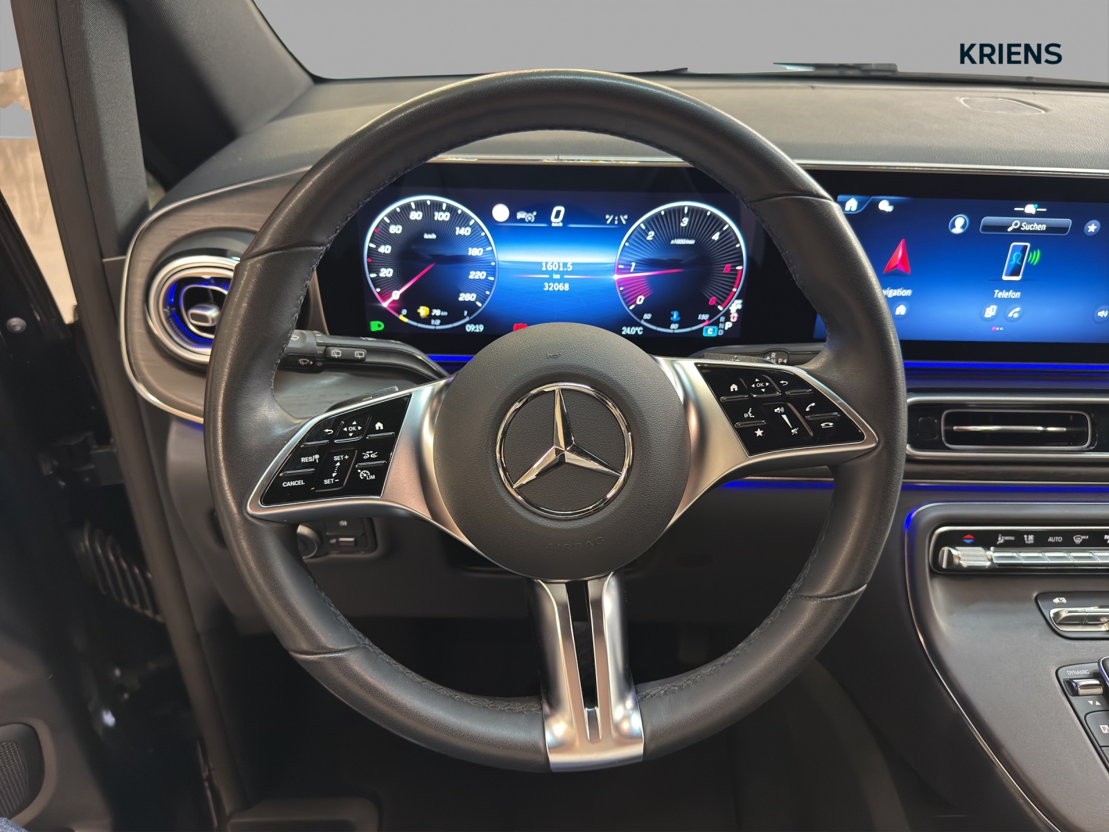 MERCEDES-BENZ V 250 d 4M - Lang / 4x4 / DISTRONIC / 360 Grad Kamera / AHK / 7 Sitze-image-9