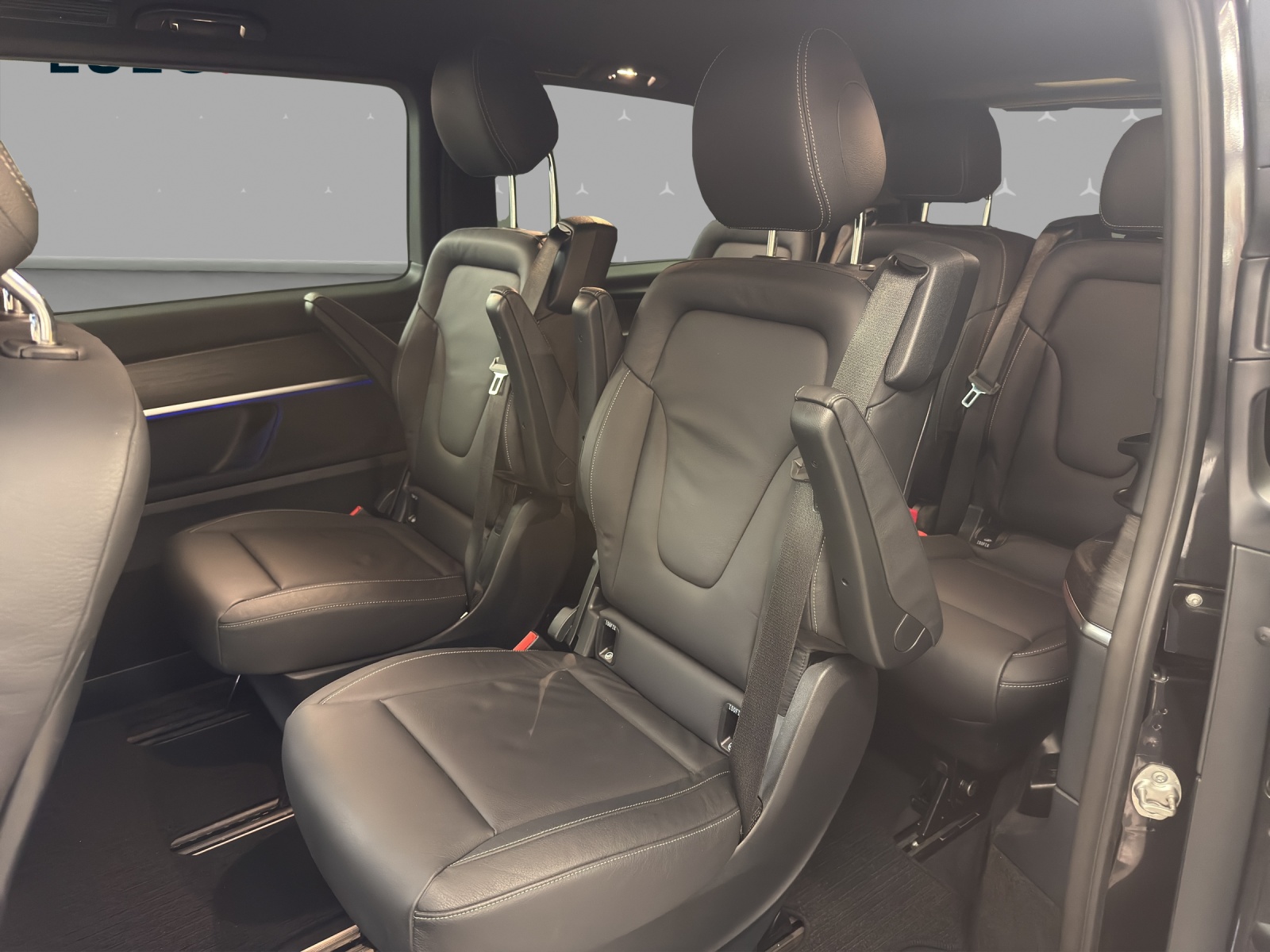MERCEDES-BENZ V 250 d 4M - Lang / 4x4 / DISTRONIC / 360 Grad Kamera / AHK / 7 Sitze-image-13